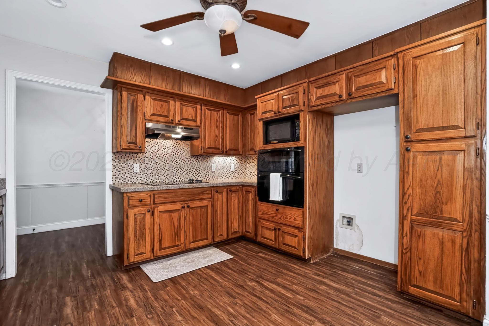 1701 Caddo Circle Property Photo 9