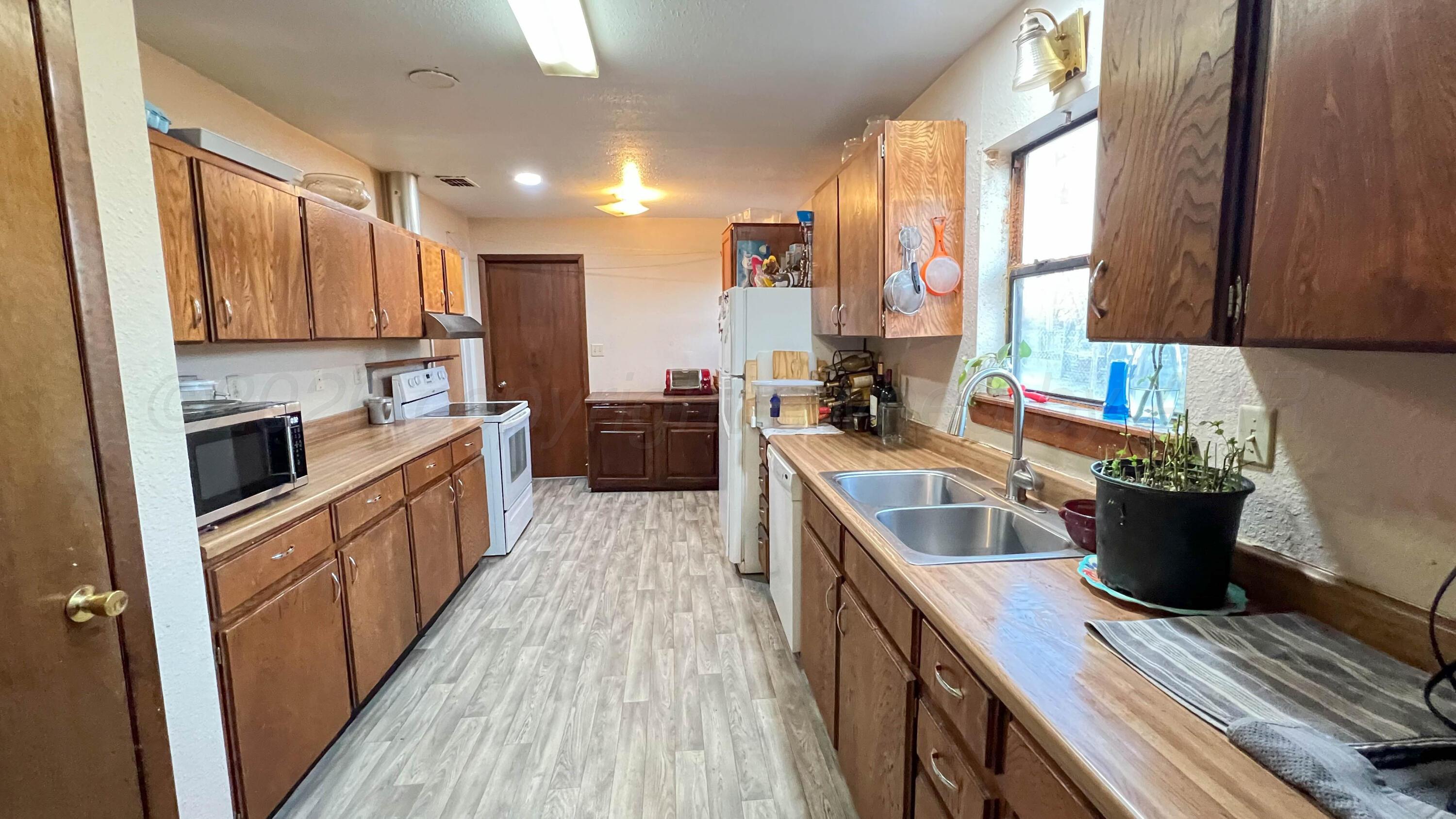 506 2nd Street Property Photo 14