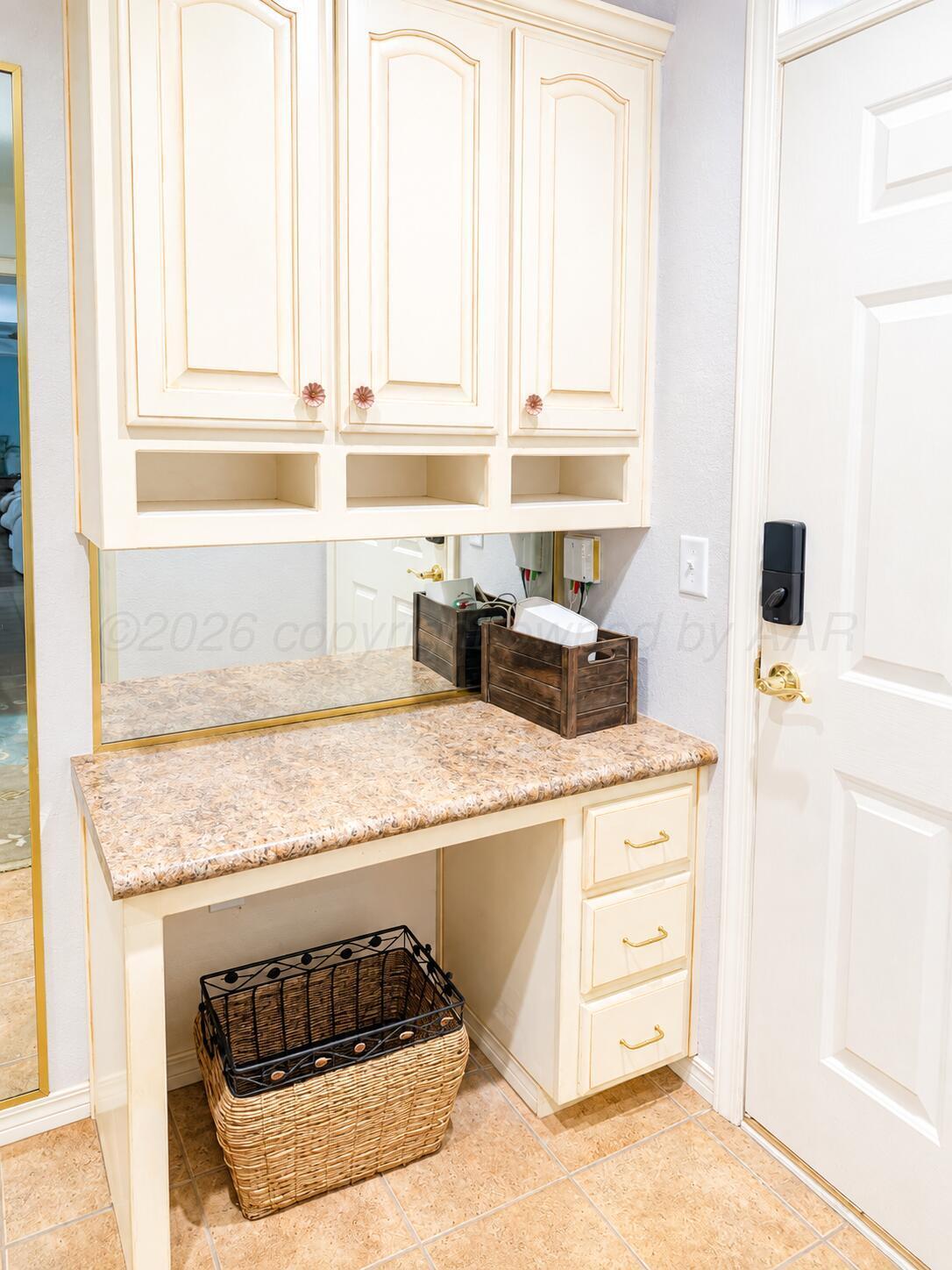 3517 S Mirror Street Property Photo 9
