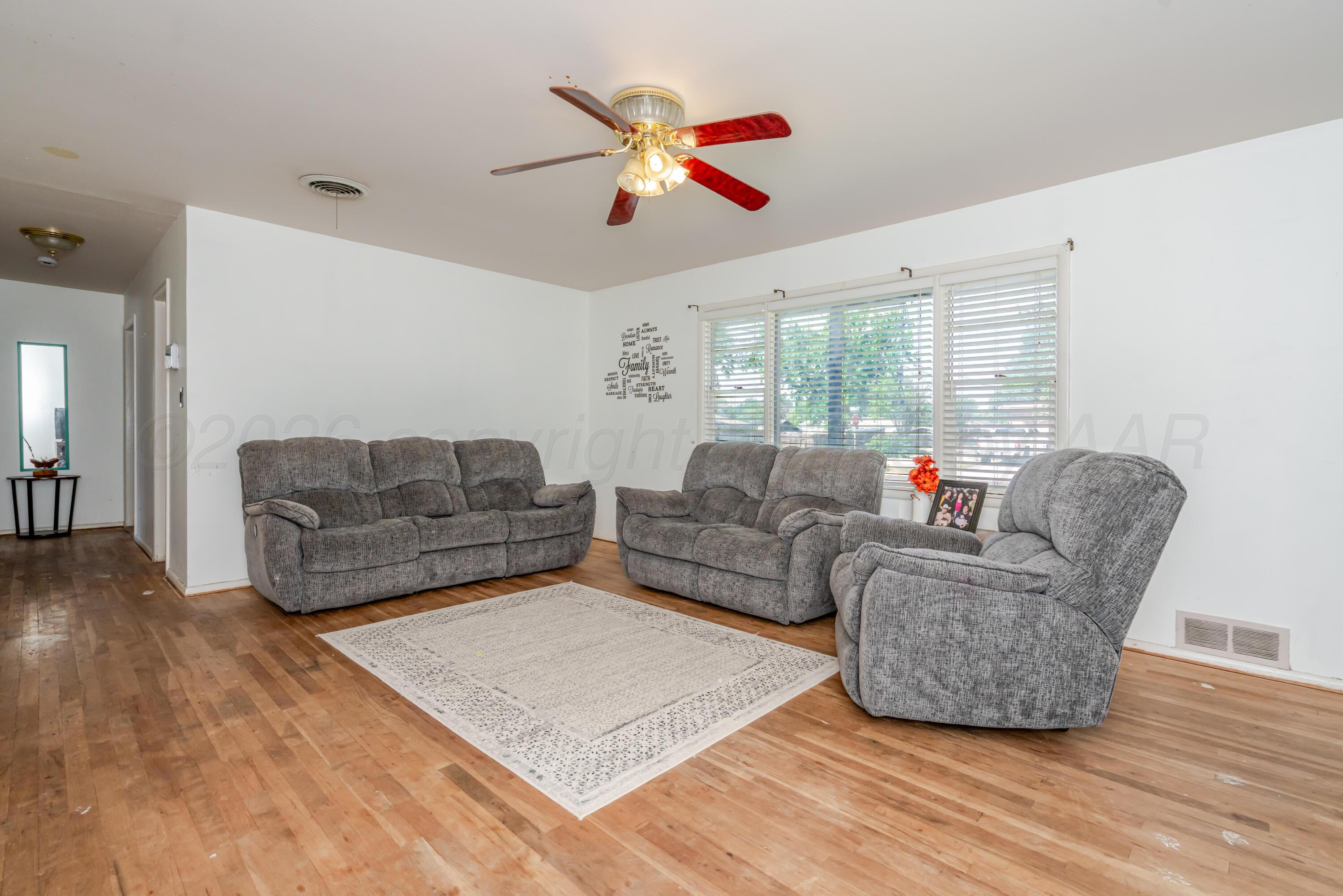 1421 Elm Avenue Property Photo 4