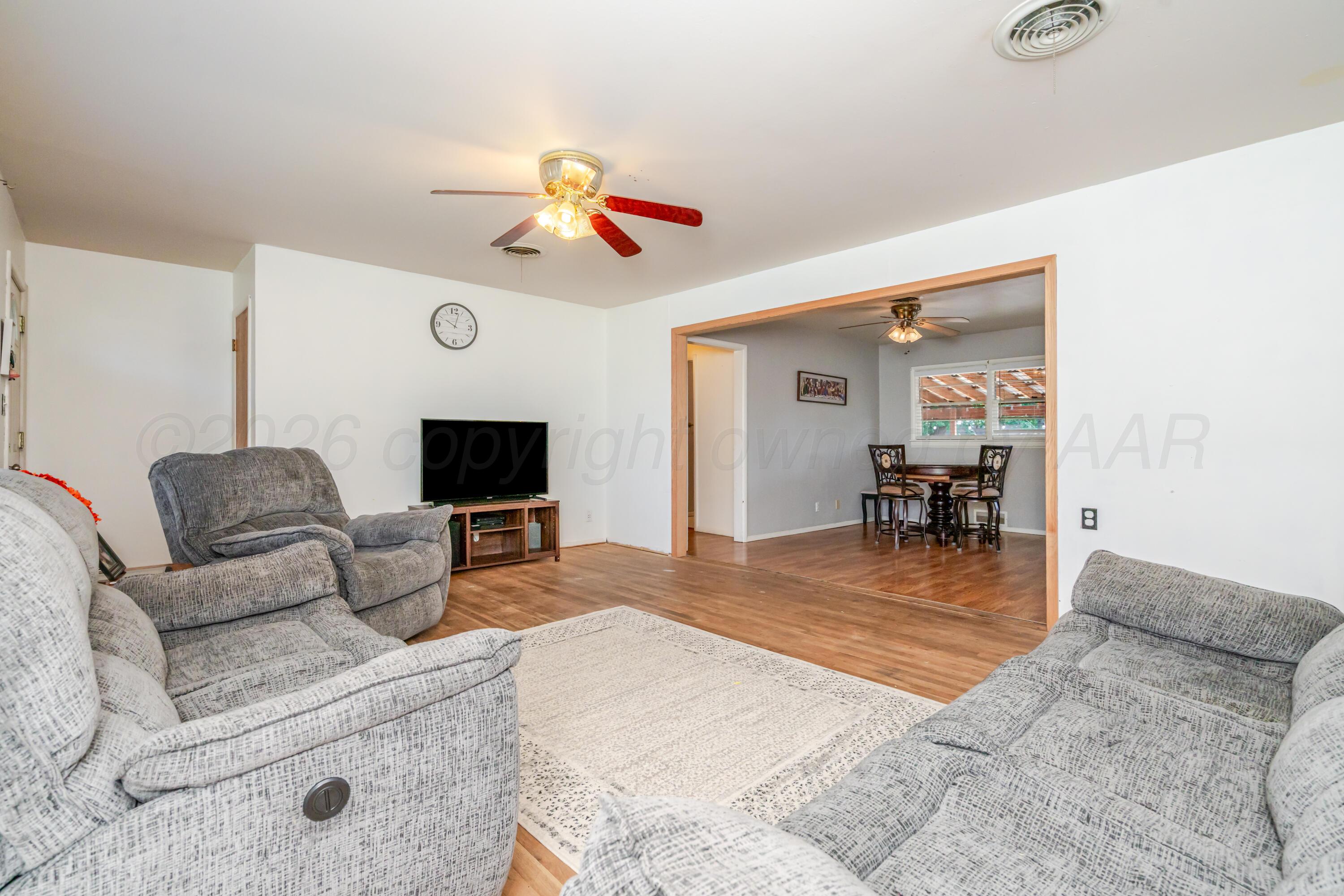 1421 Elm Avenue Property Photo 5