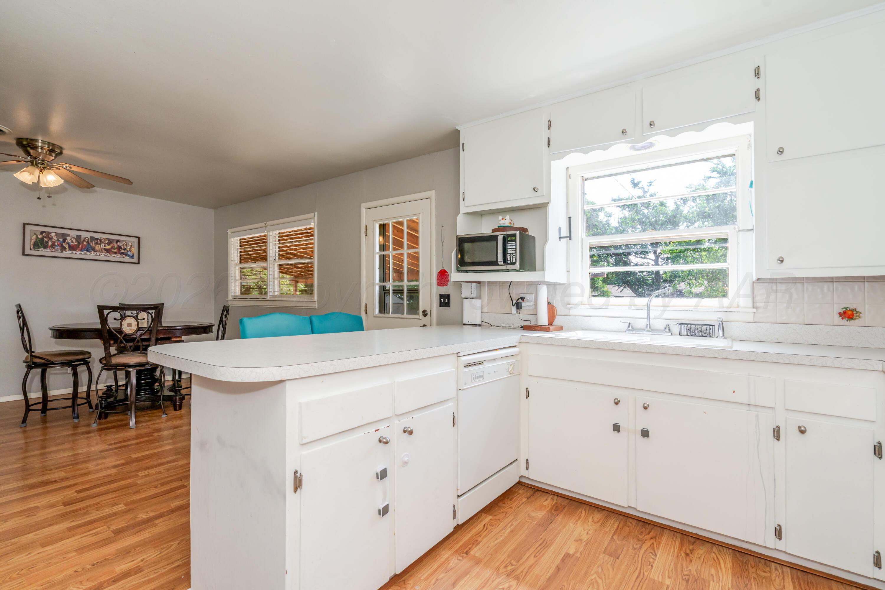 1421 Elm Avenue Property Photo 9