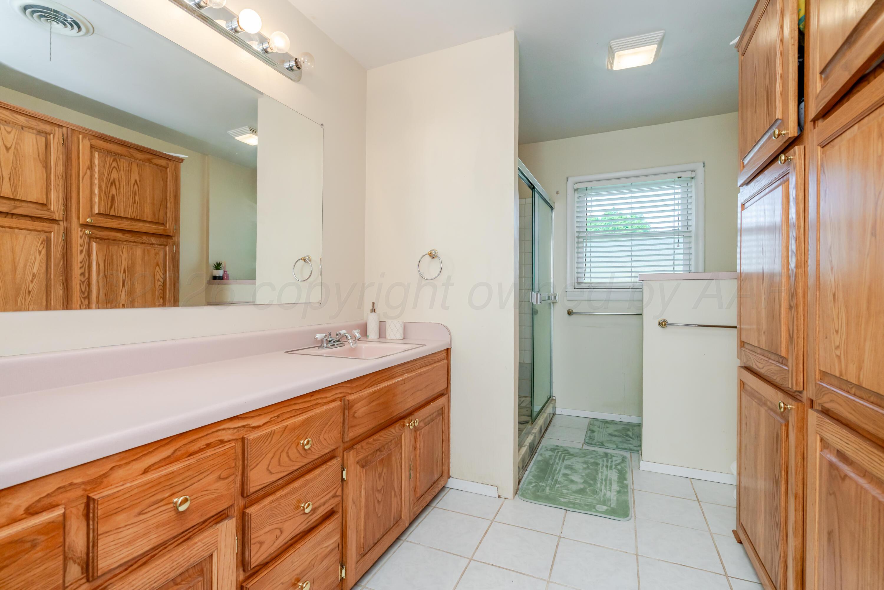 1421 Elm Avenue Property Photo 12