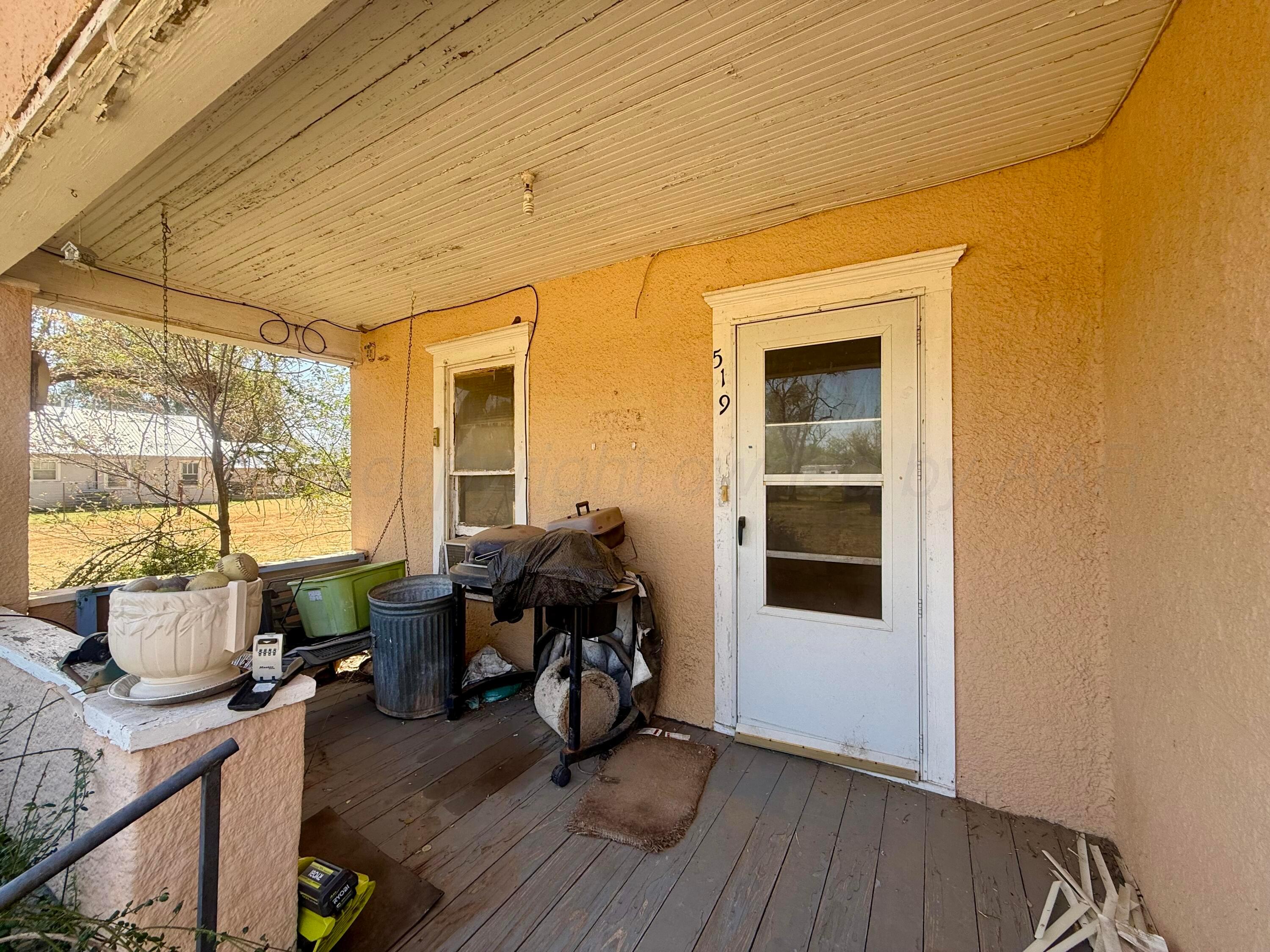 519 W 7th Street Property Photo 9