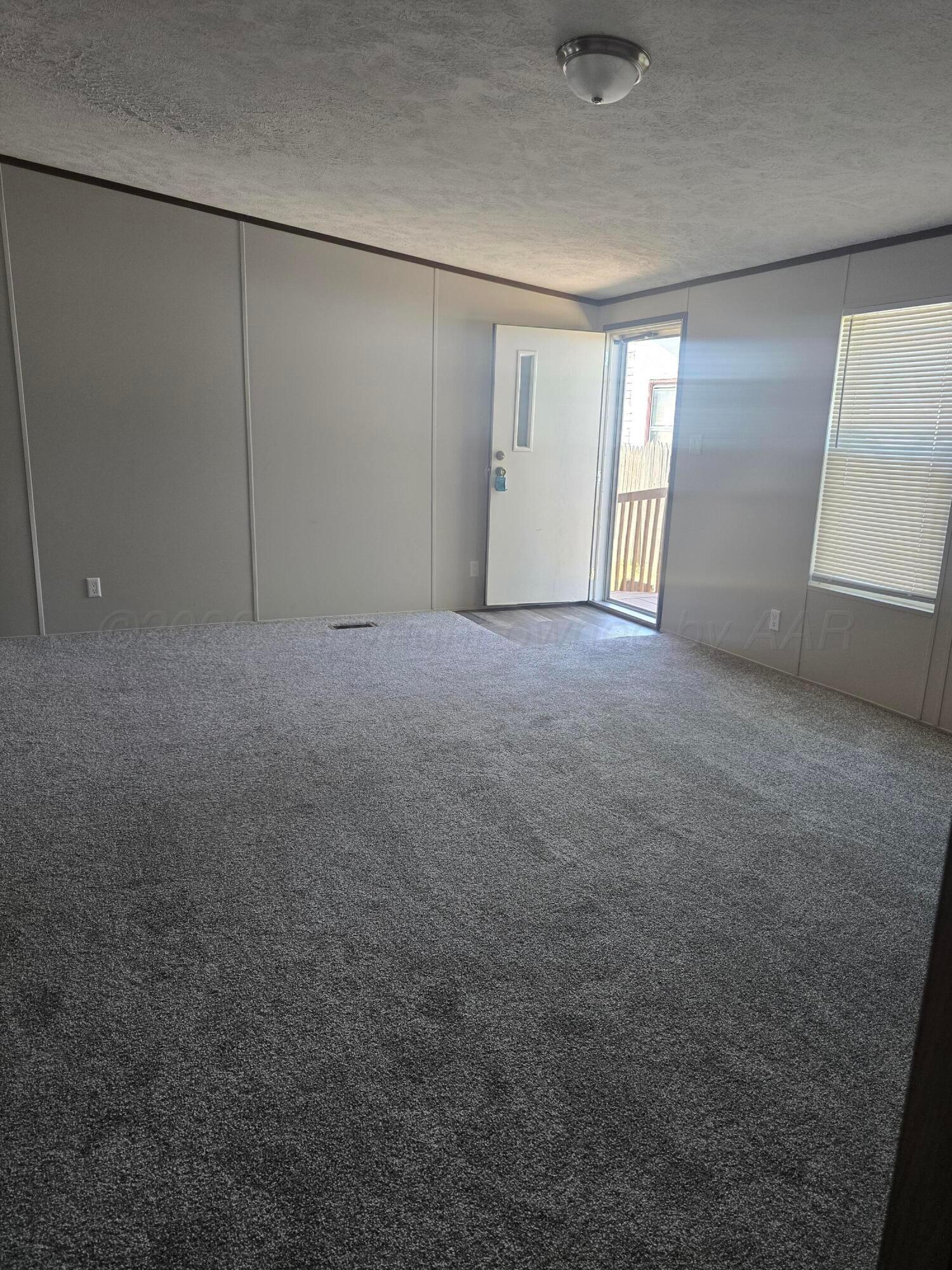 1402 N Johnson Street Property Photo 4