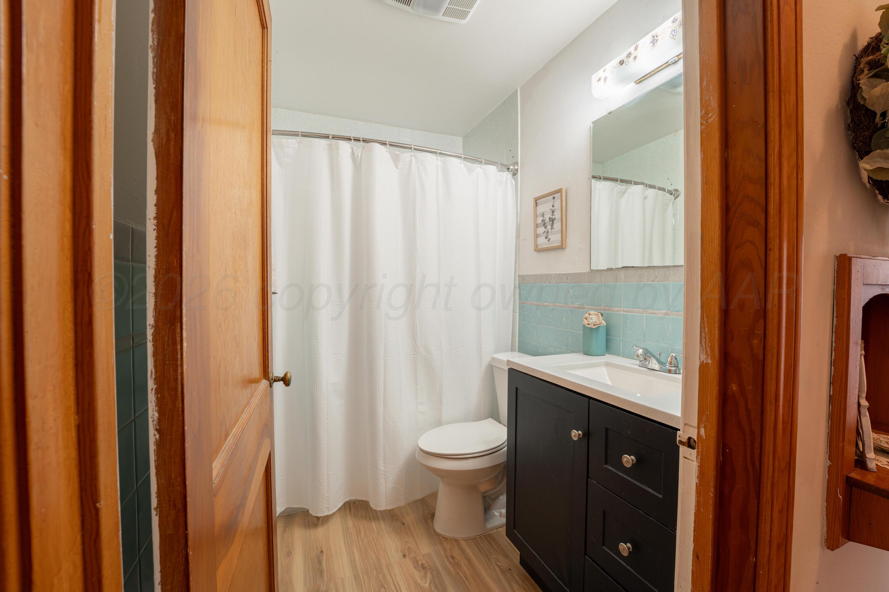 702 Sunset Terrace Property Photo 12