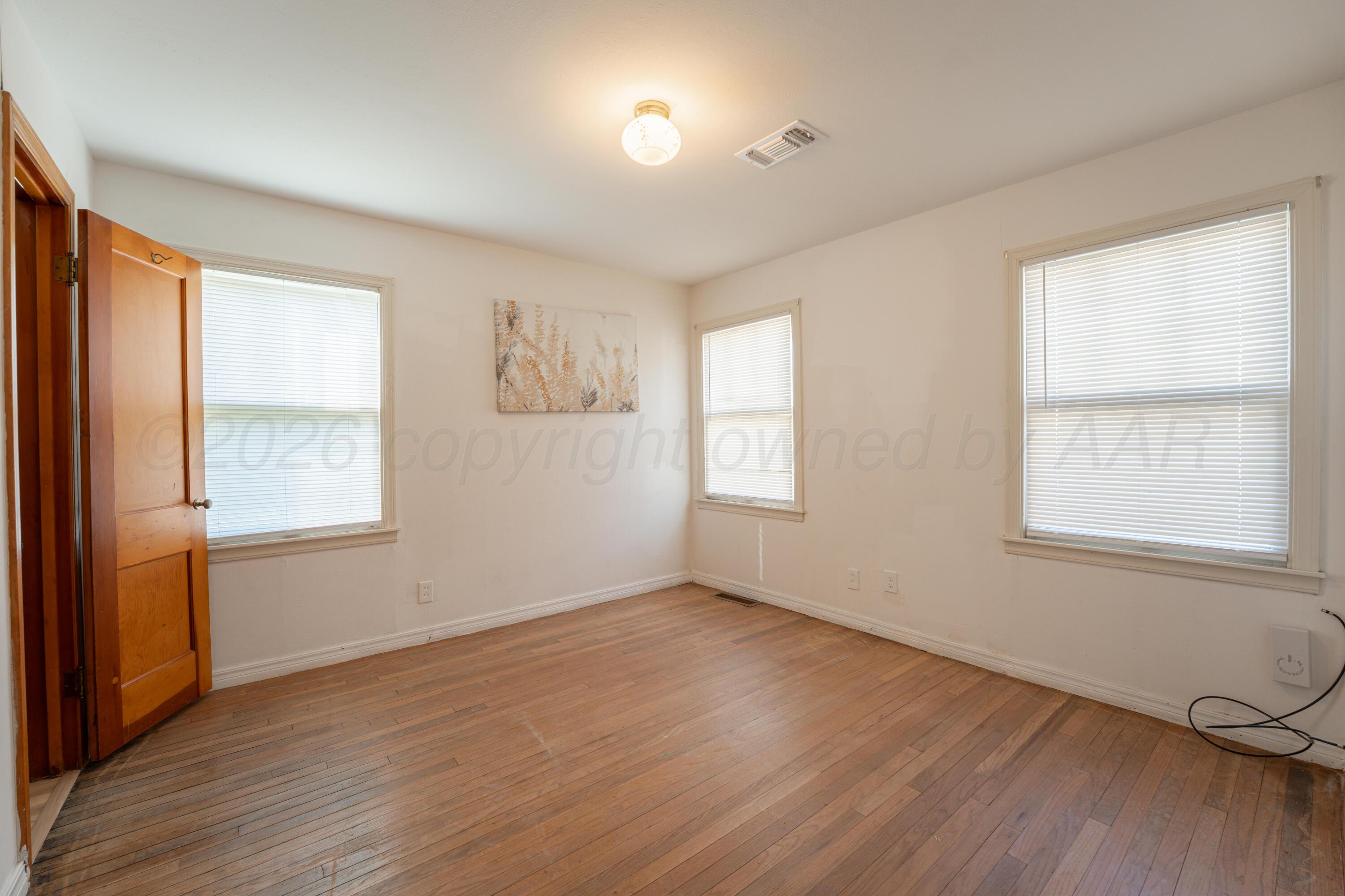 702 Sunset Terrace Property Photo 13