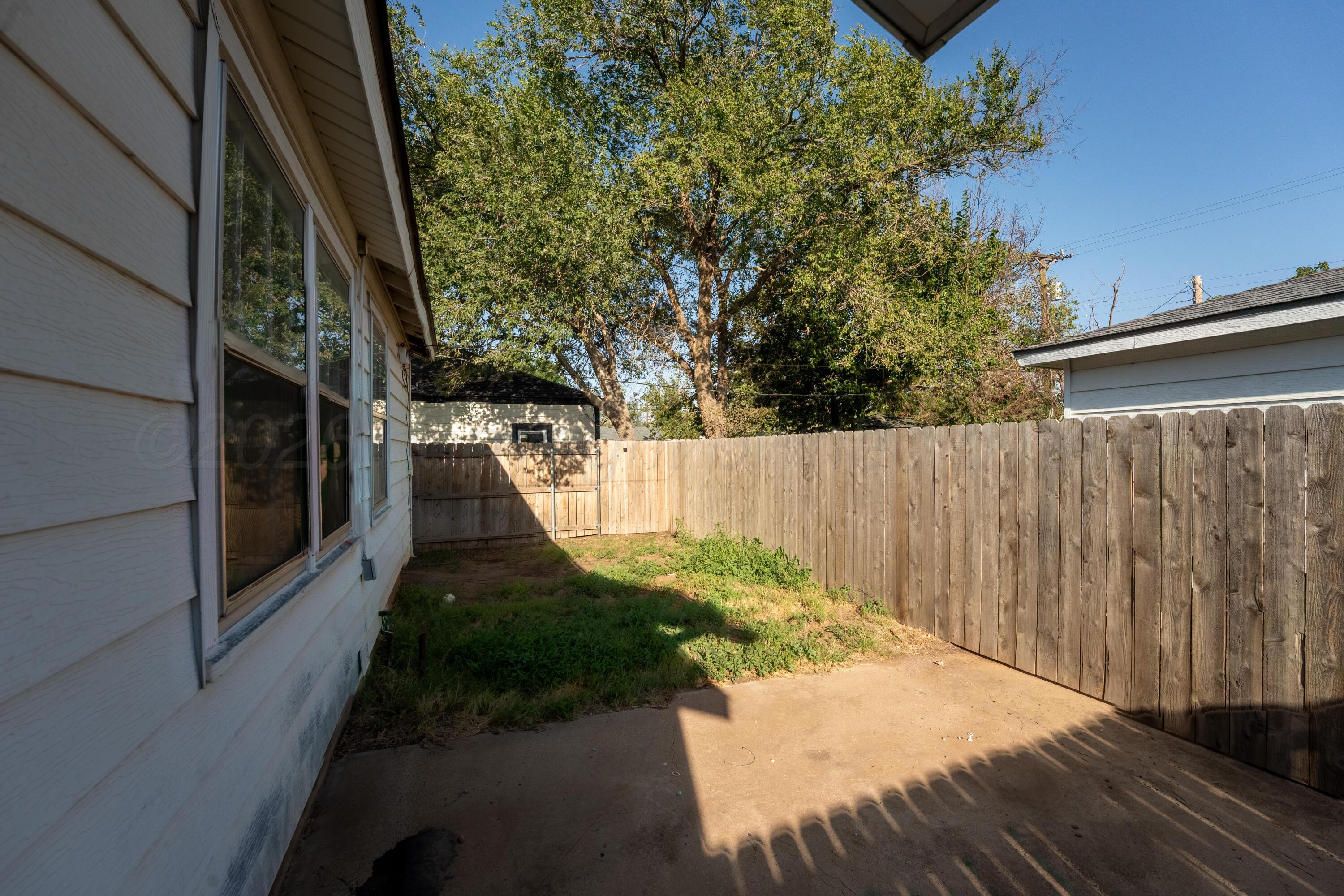 702 Sunset Terrace Property Photo 16