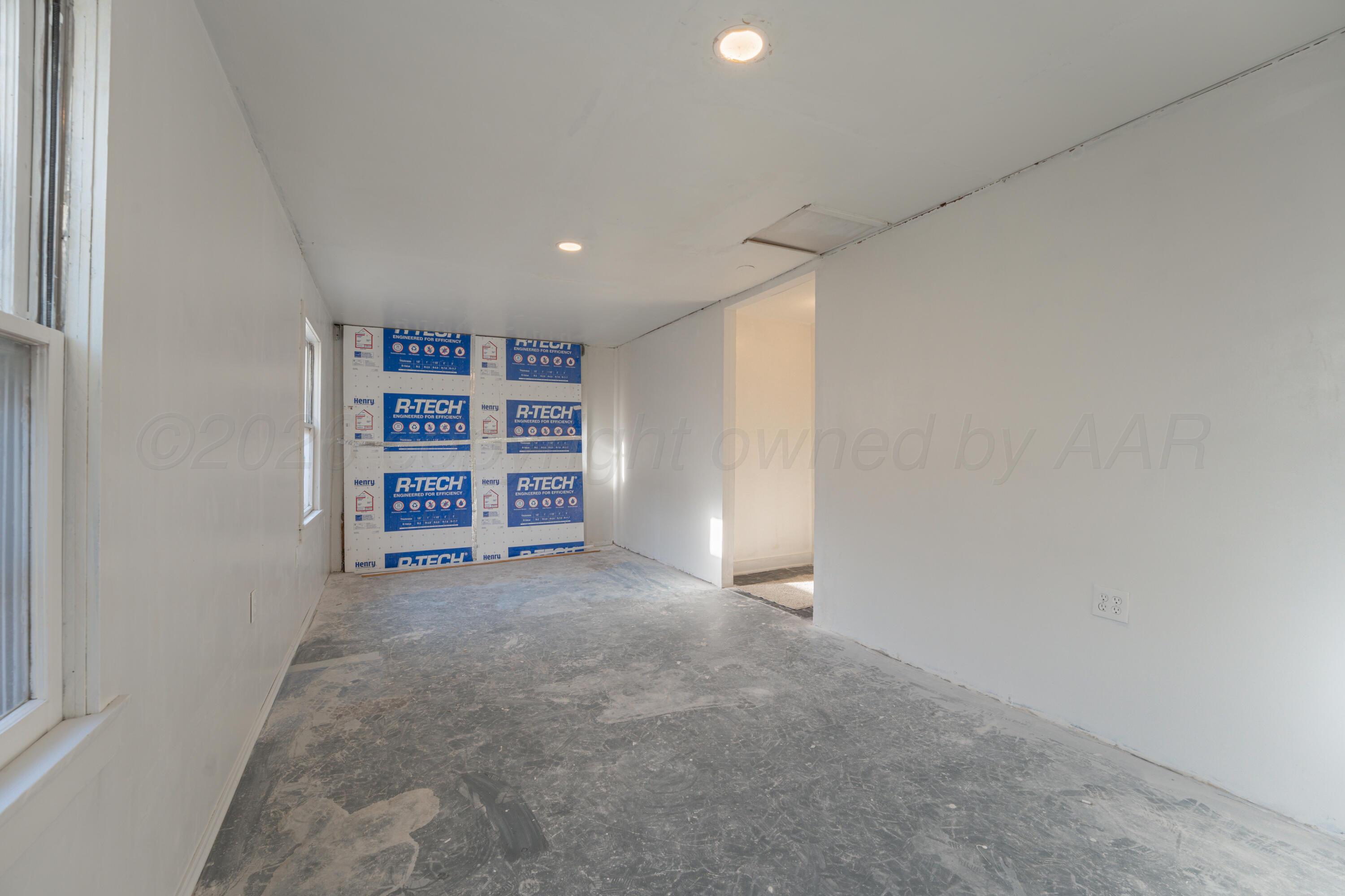702 Sunset Terrace Property Photo 27