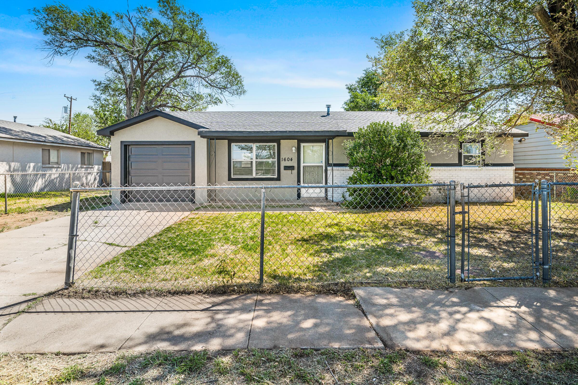 1604 Gardenia Street Property Photo 1