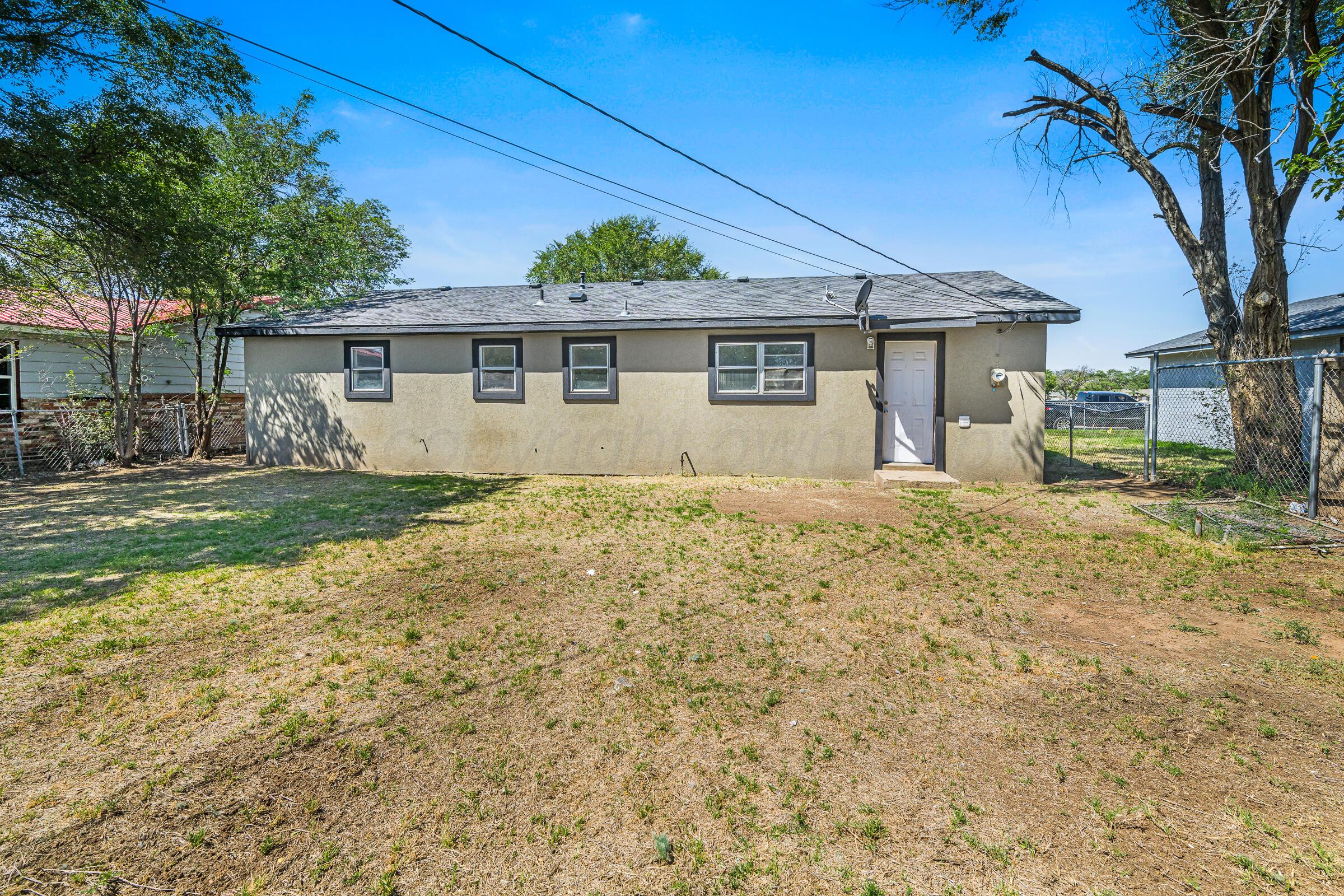 1604 Gardenia Street Property Photo 4