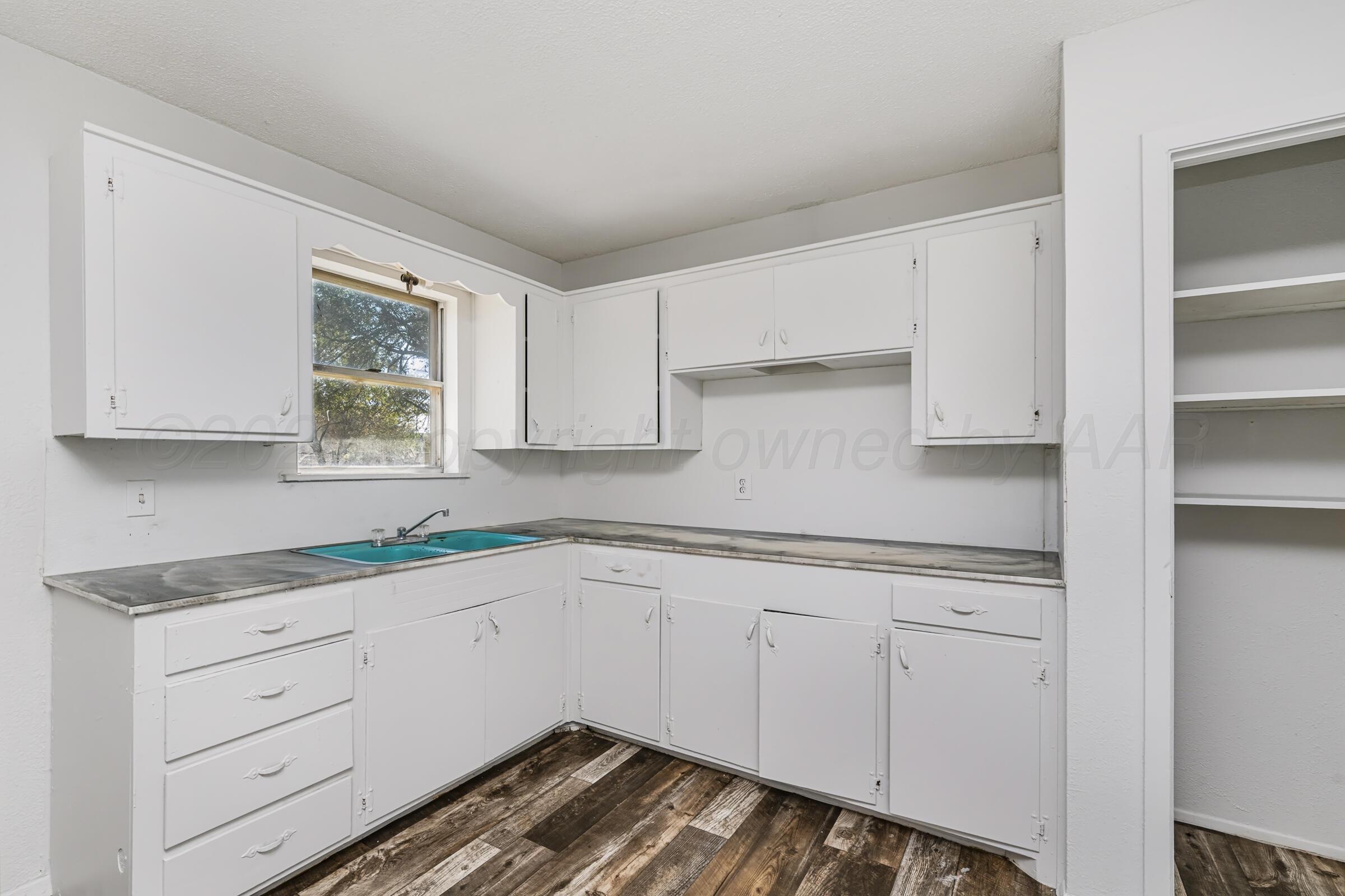 1604 Gardenia Street Property Photo 9