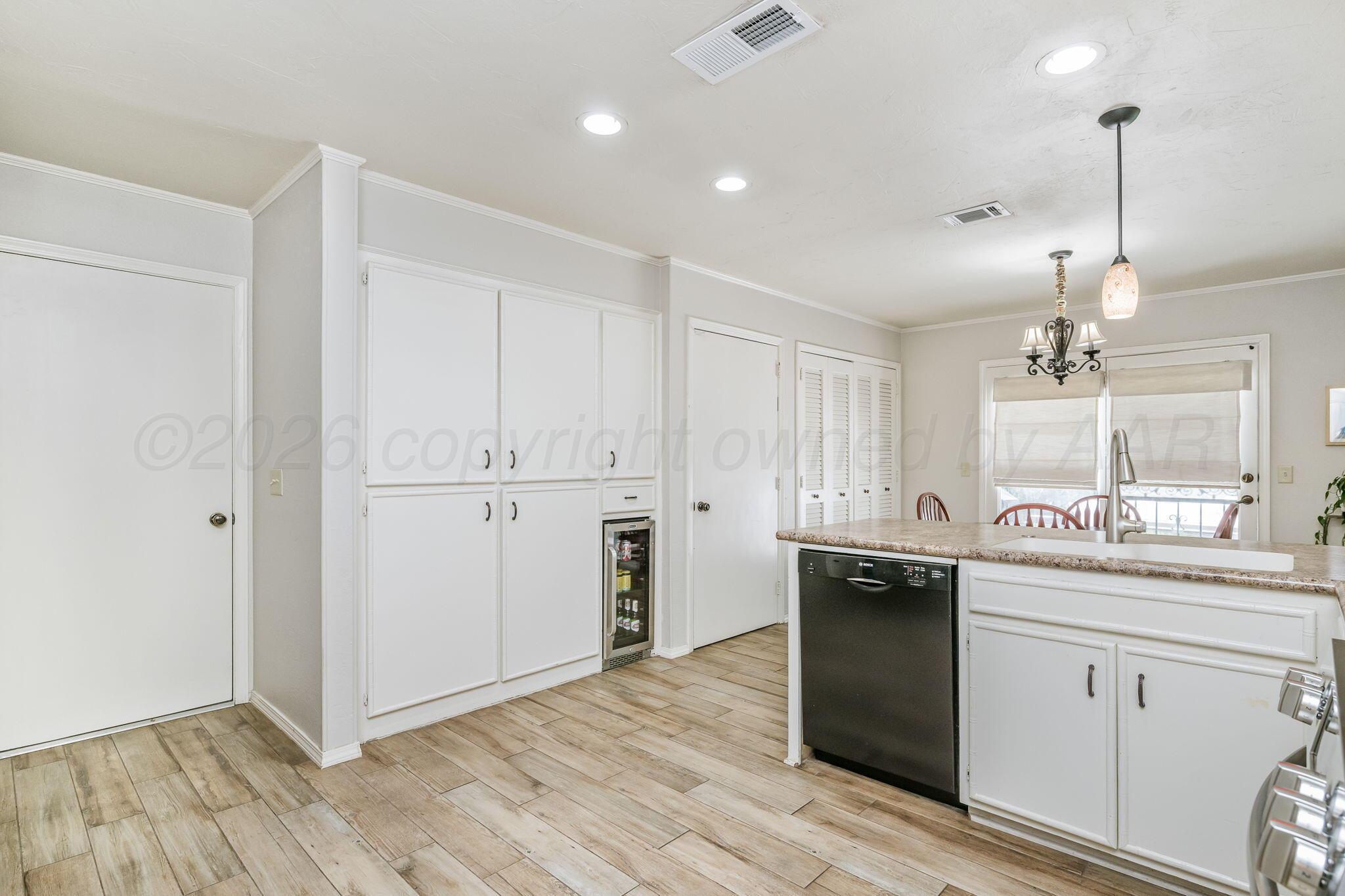 3421 Gladstone Lane Property Photo 14