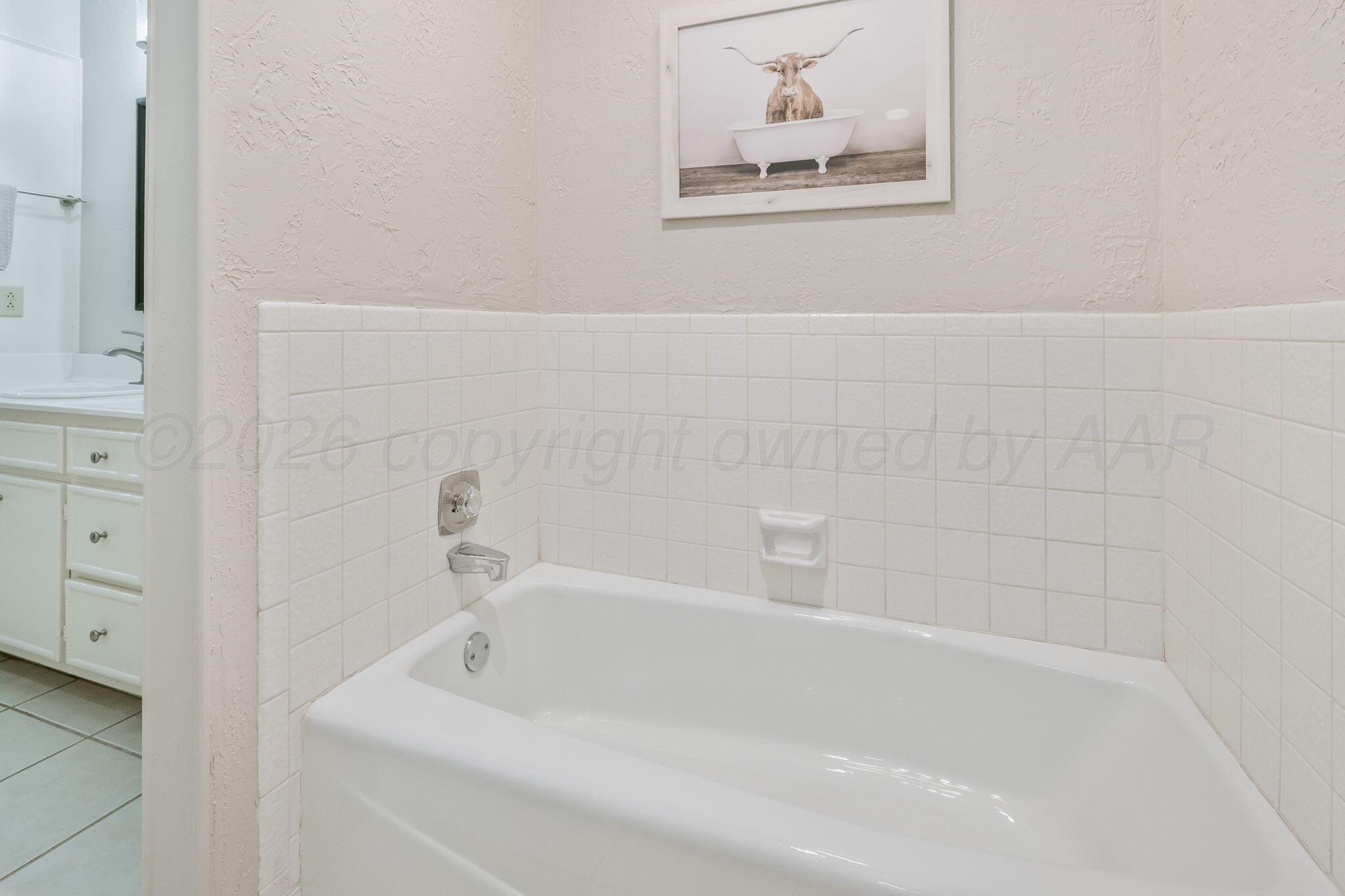 3421 Gladstone Lane Property Photo 17