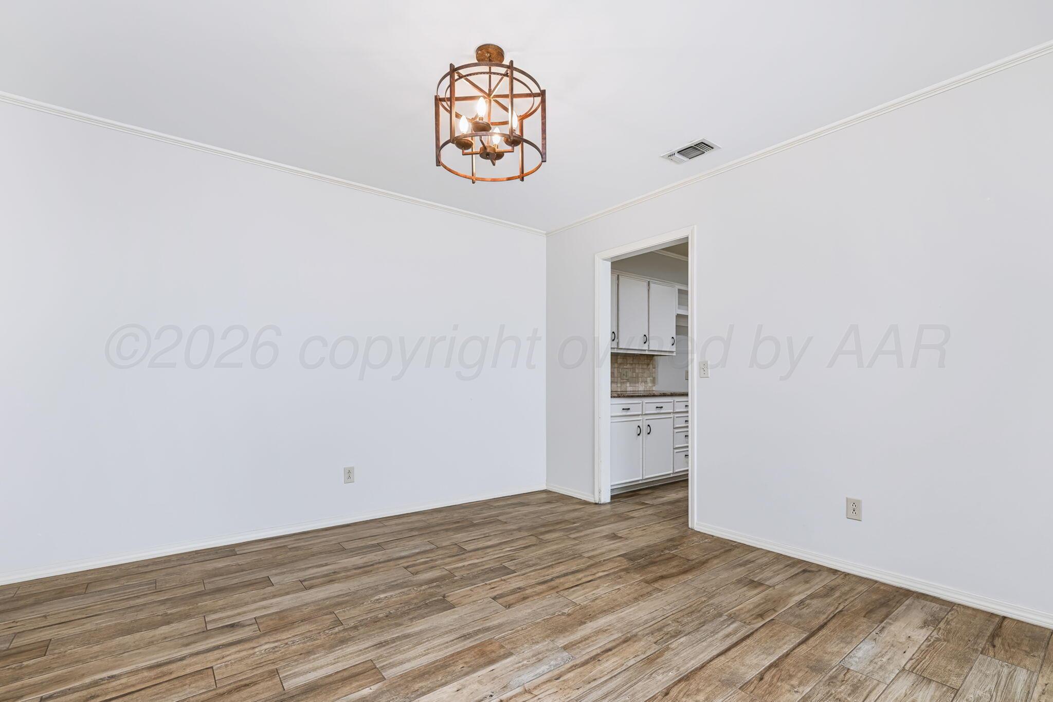 3421 Gladstone Lane Property Photo 27