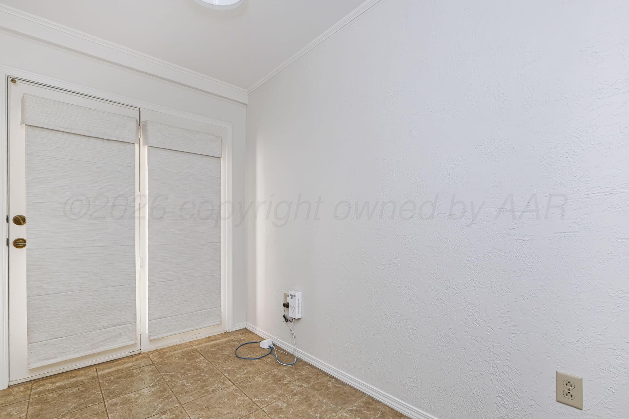 3421 Gladstone Lane Property Photo 35