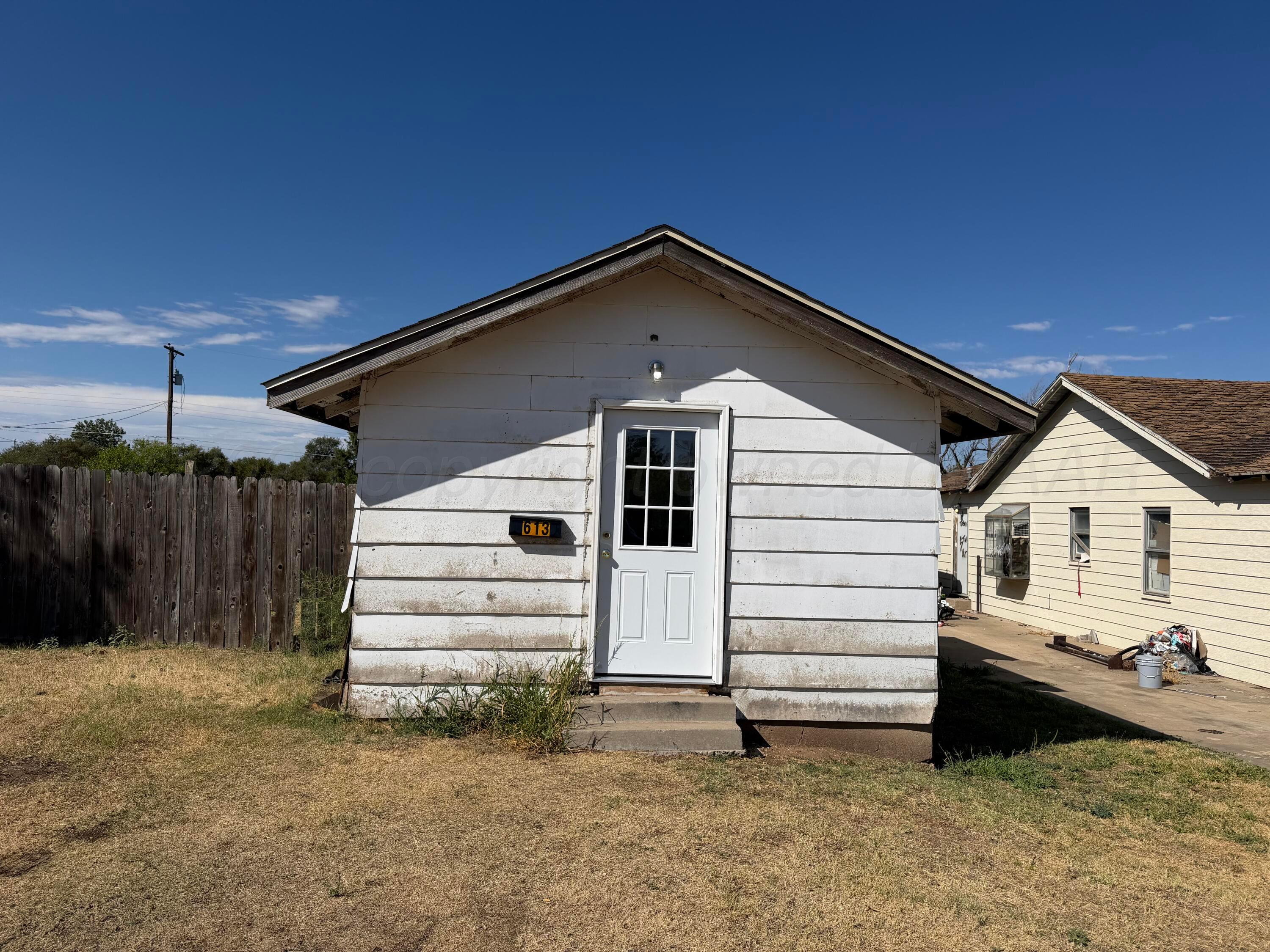 613 N Hazel Street Property Photo 1