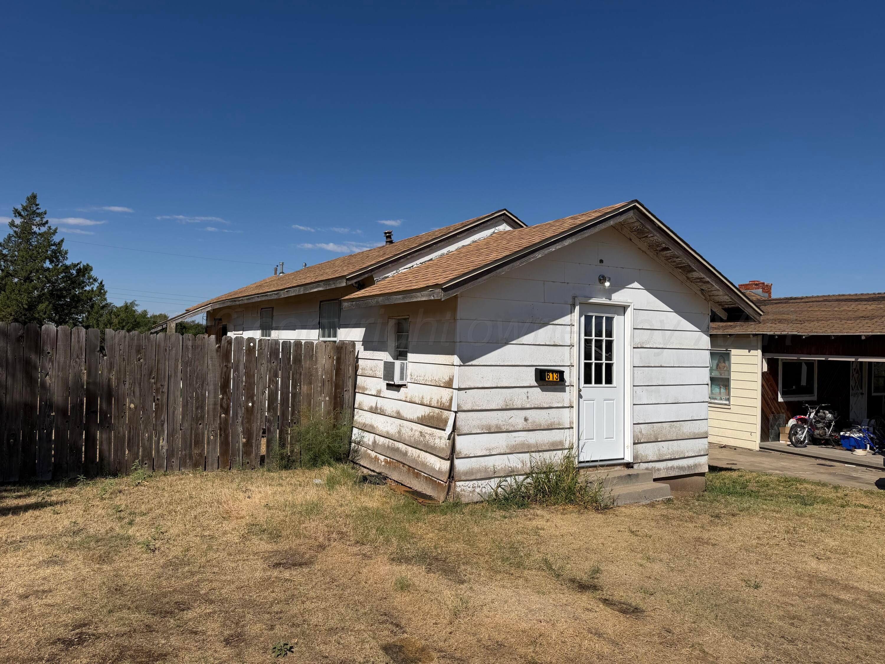 613 N Hazel Street Property Photo 2