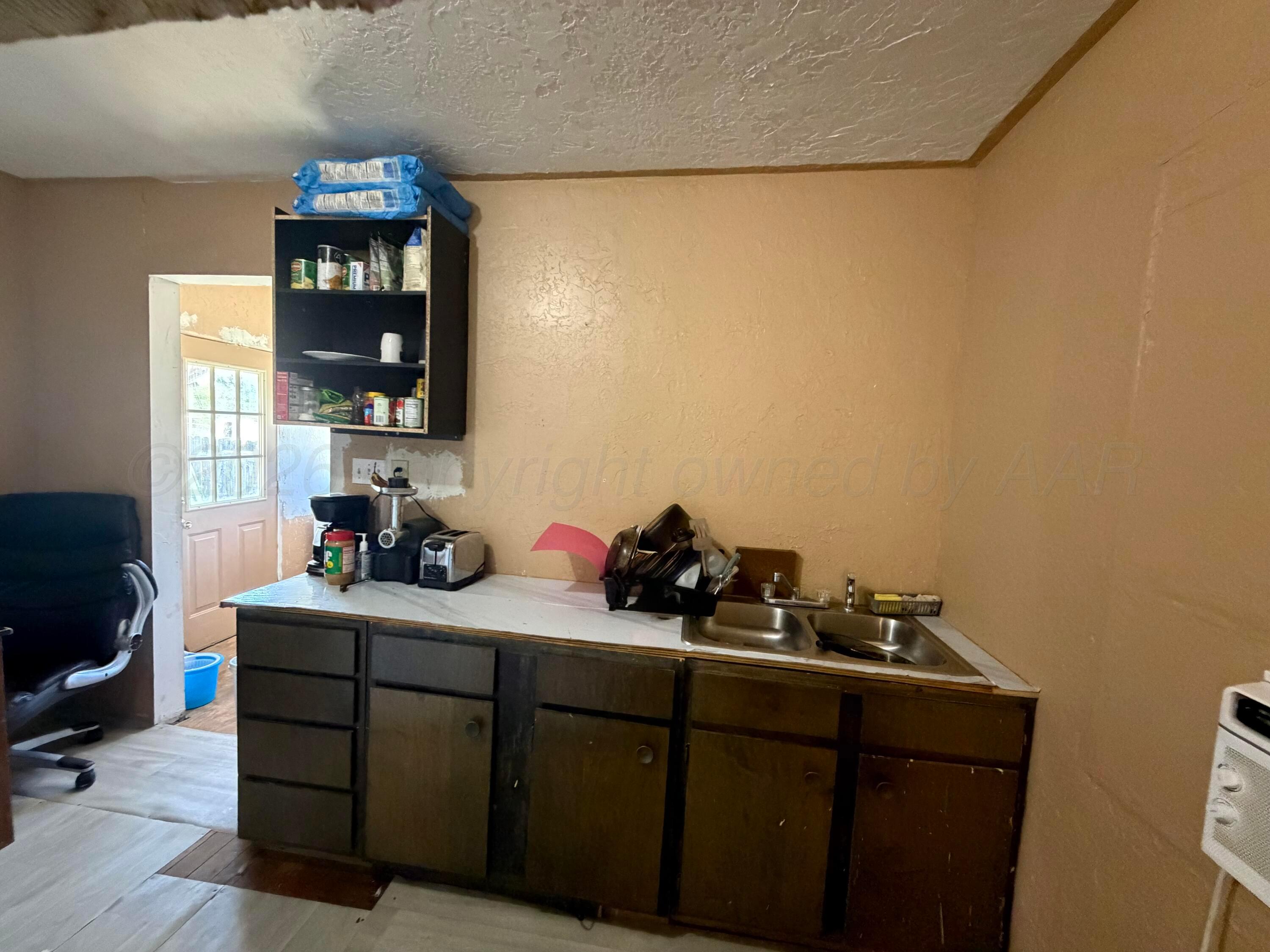 613 N Hazel Street Property Photo 4