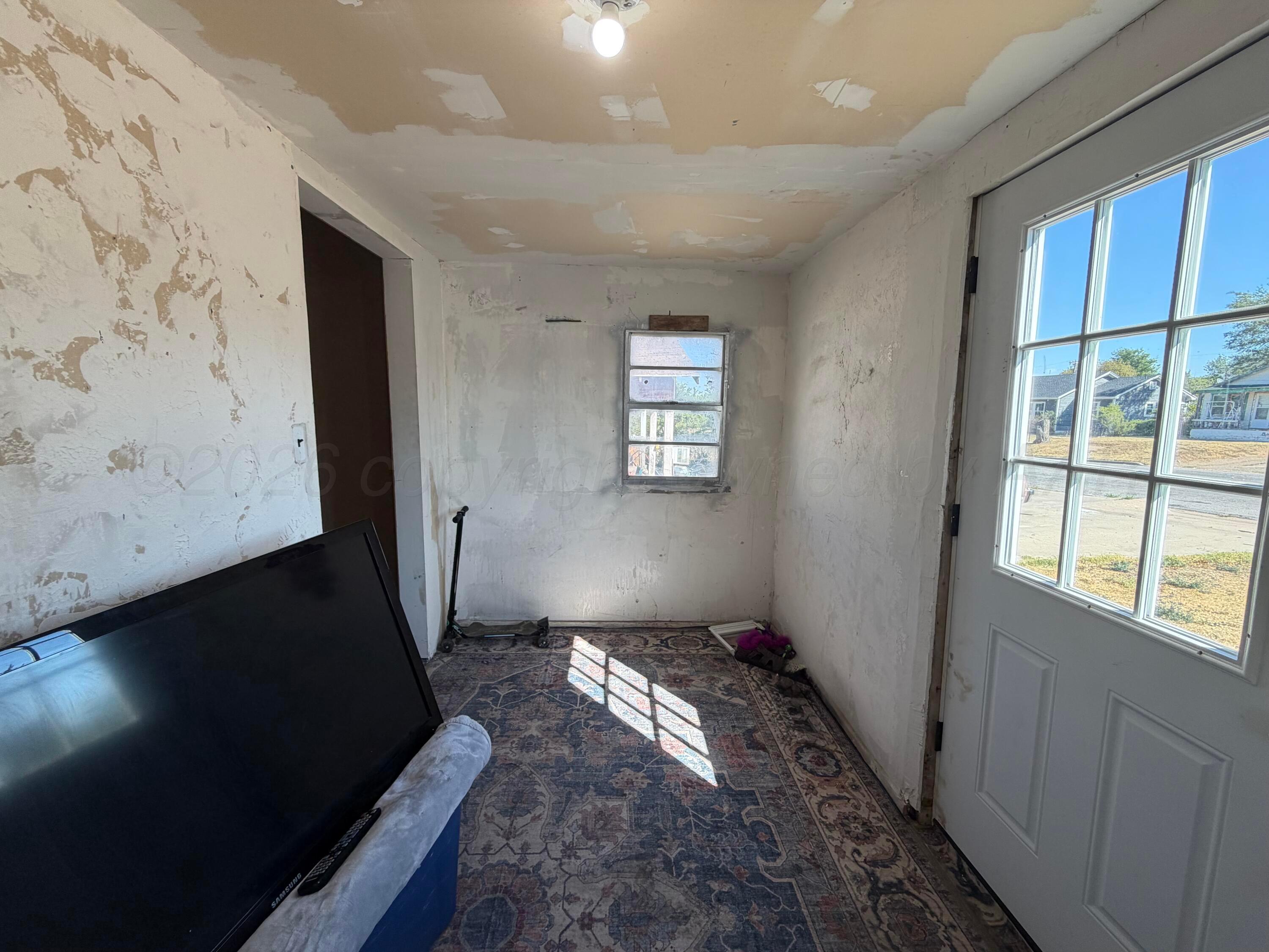 613 N Hazel Street Property Photo 8