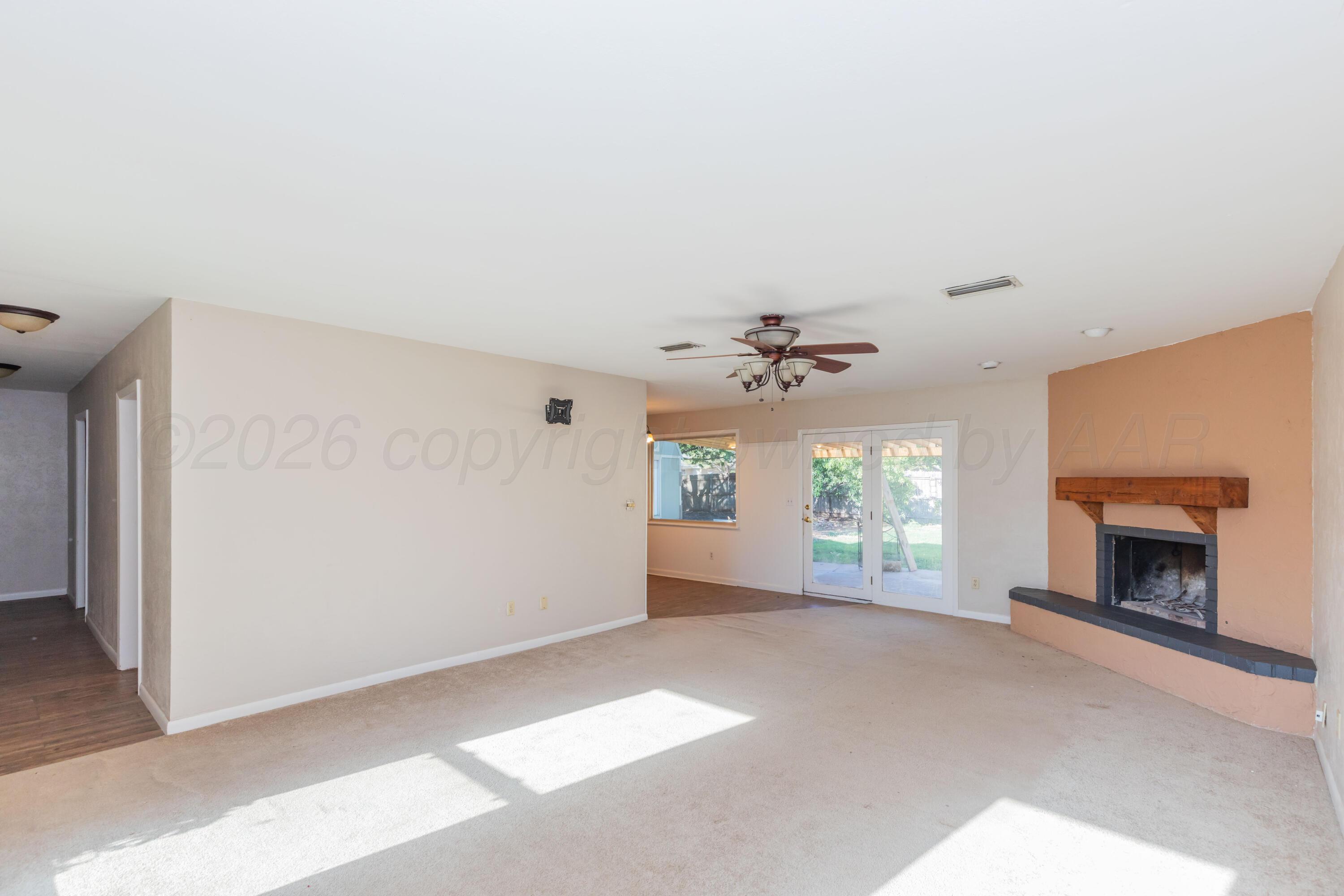 401 Pear Avenue Property Photo 5