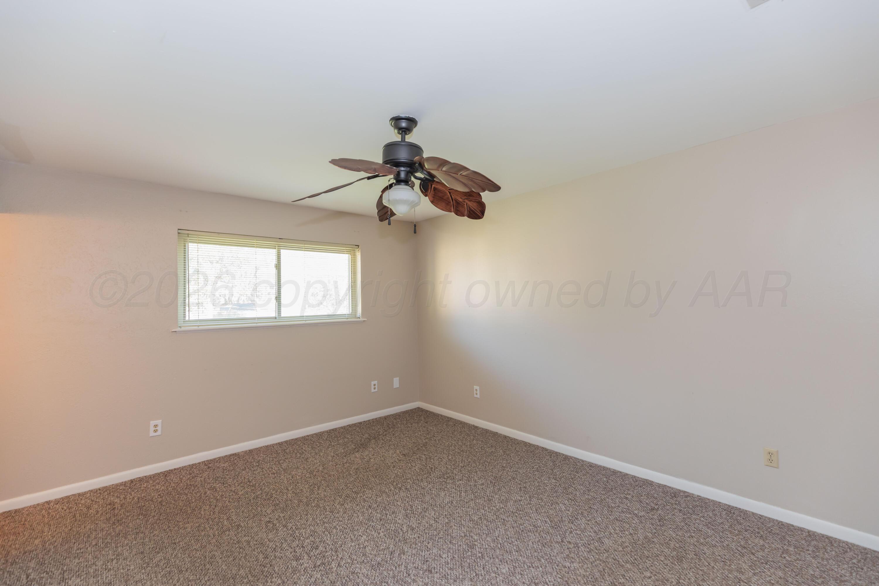 401 Pear Avenue Property Photo 16