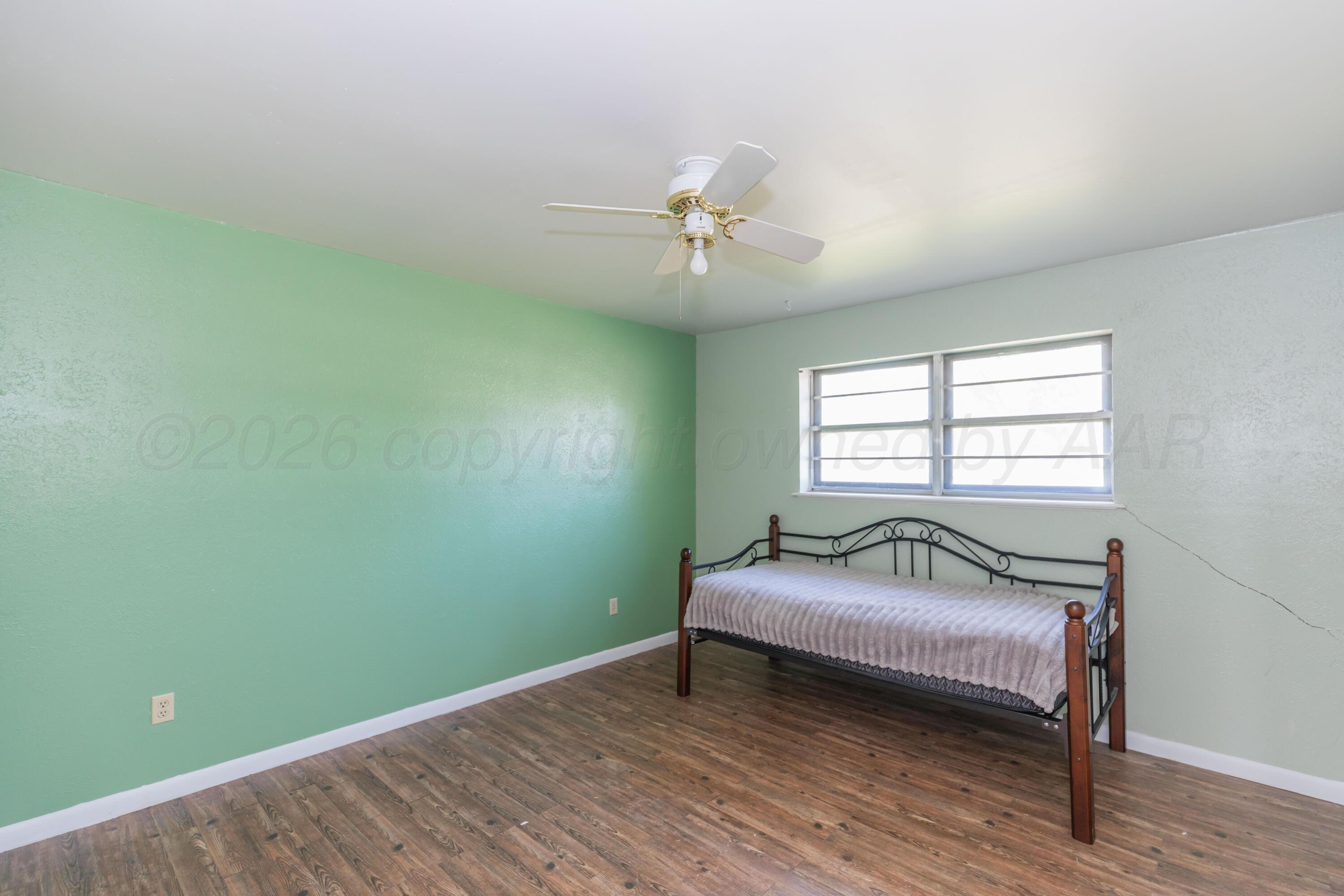 401 Pear Avenue Property Photo 24