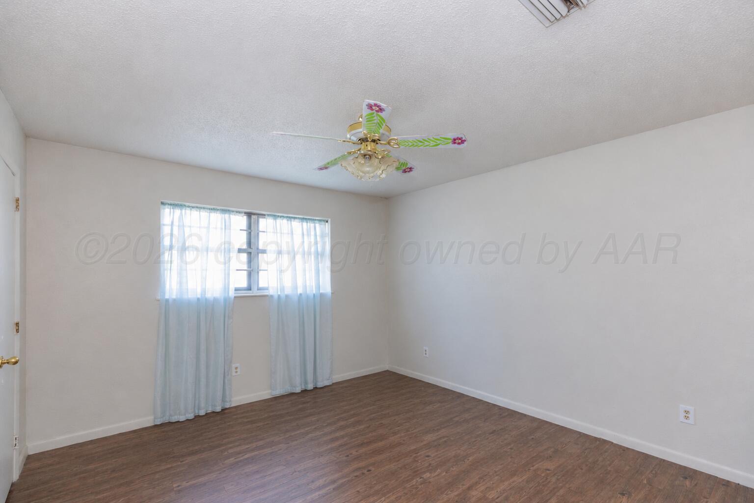 401 Pear Avenue Property Photo 30