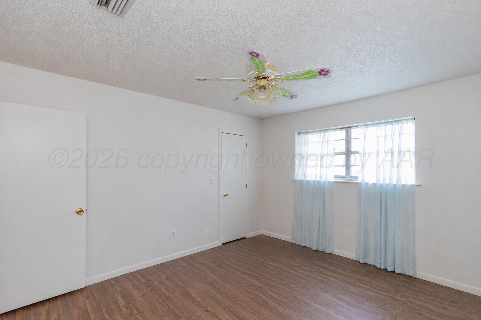 401 Pear Avenue Property Photo 32