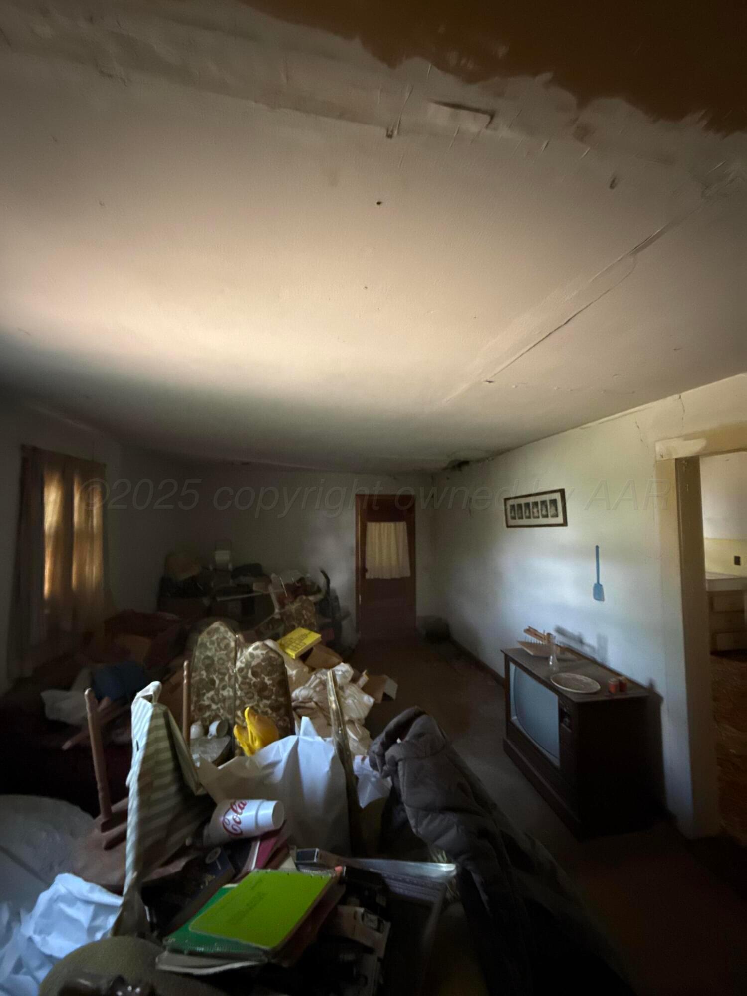 607 Clarendon Street Property Photo 11