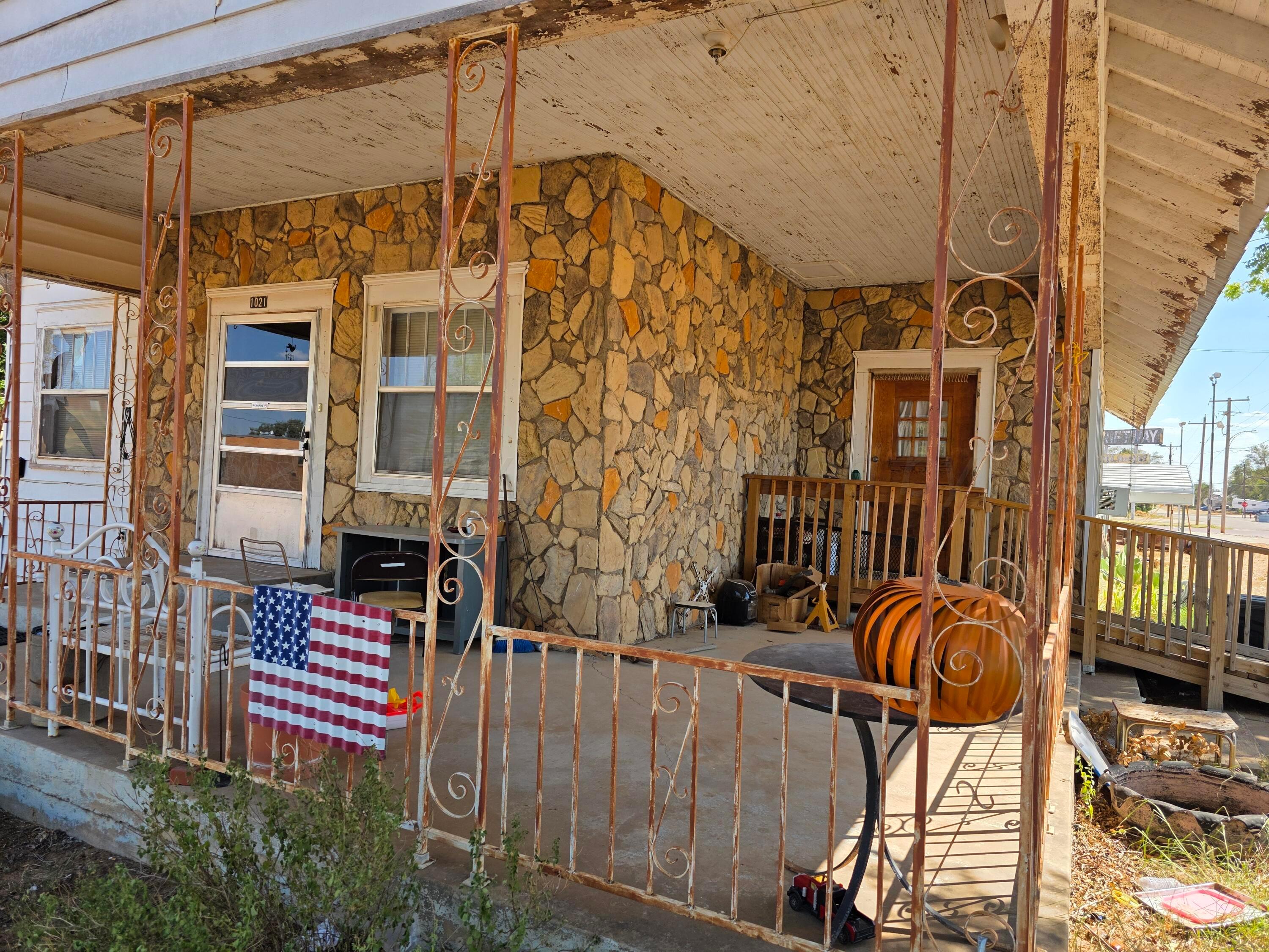 1021 Backus Street Property Photo 2