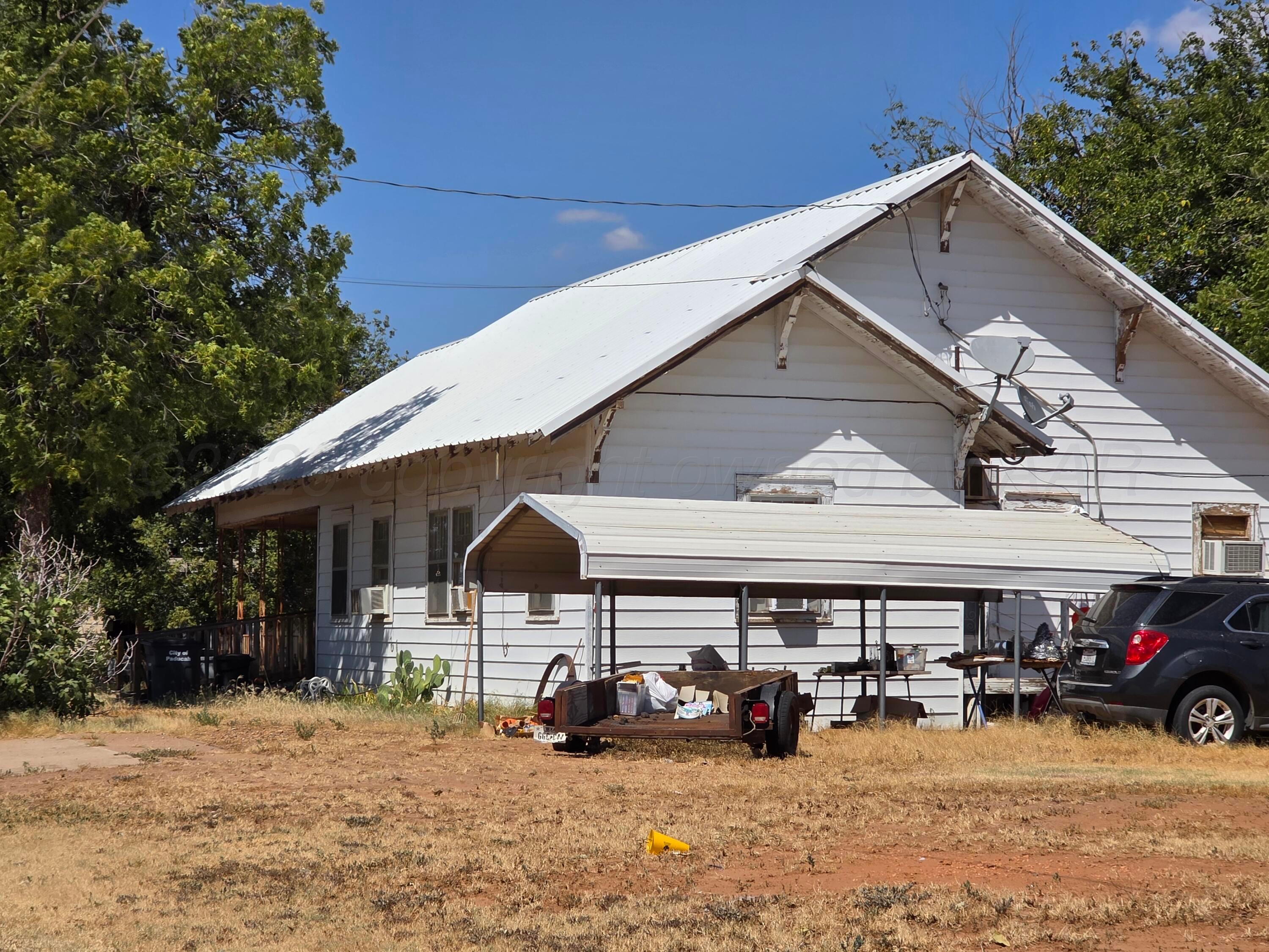 1021 Backus Street Property Photo 4