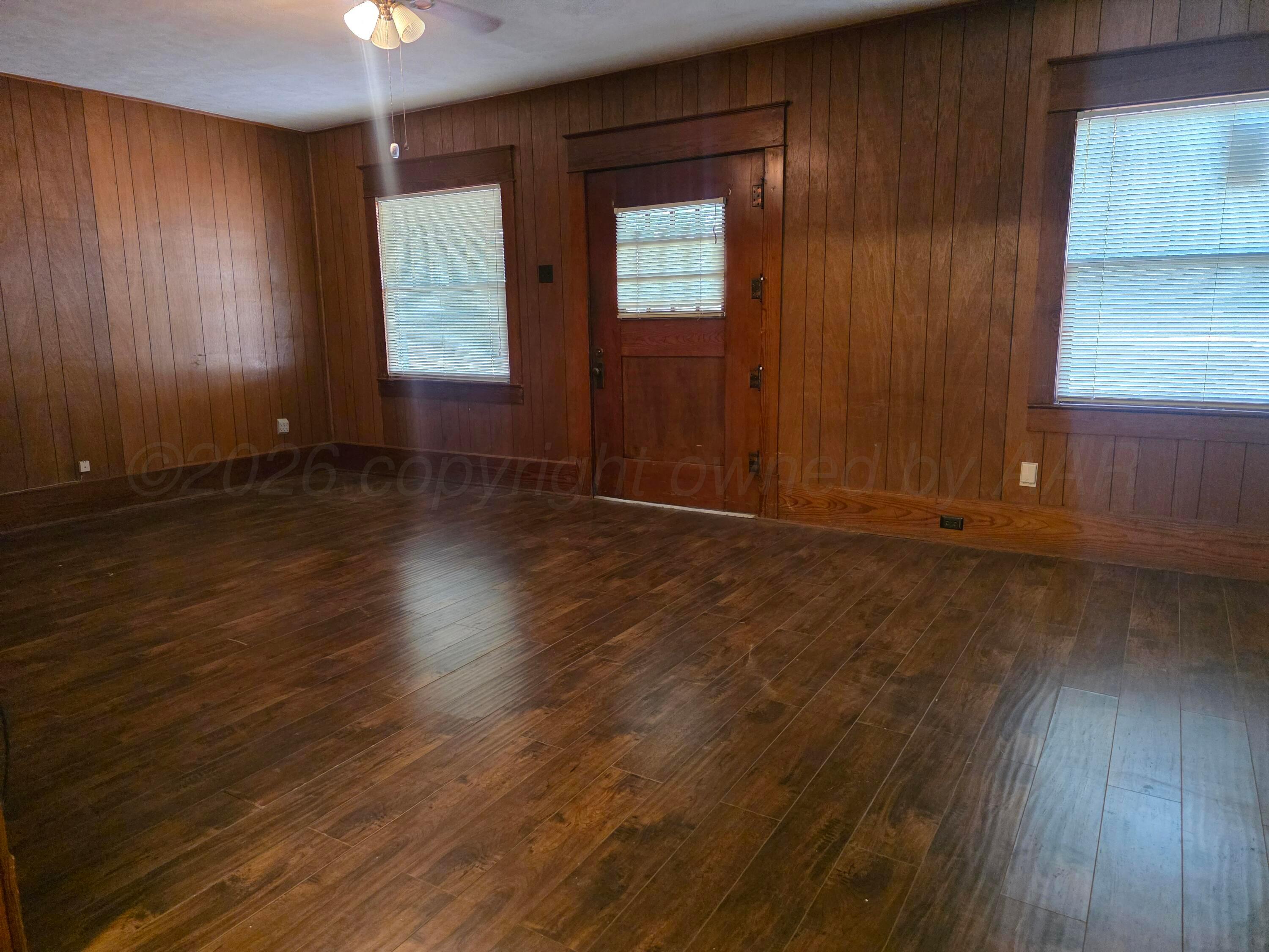 1021 Backus Street Property Photo 4