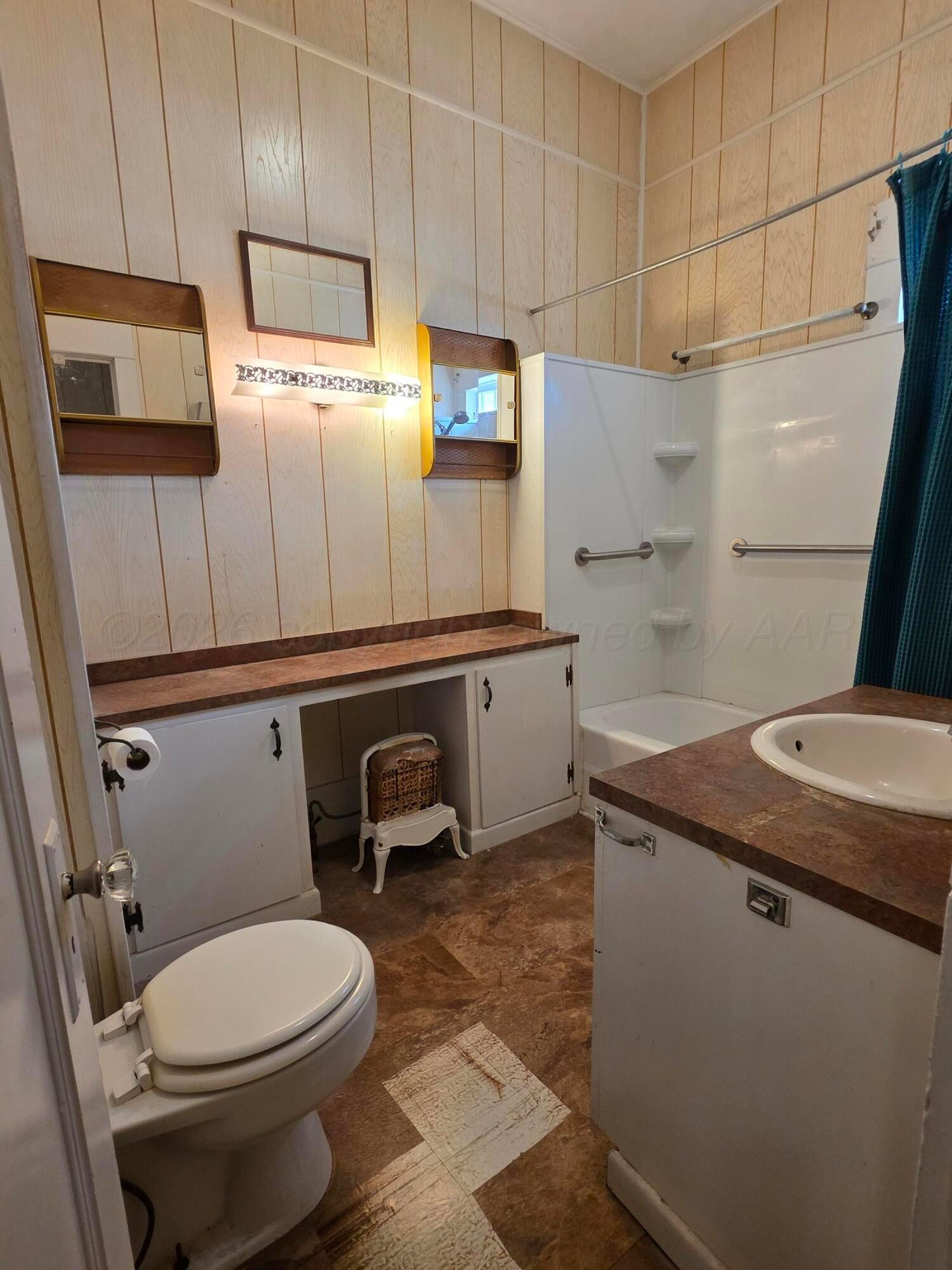 1021 Backus Street Property Photo 19
