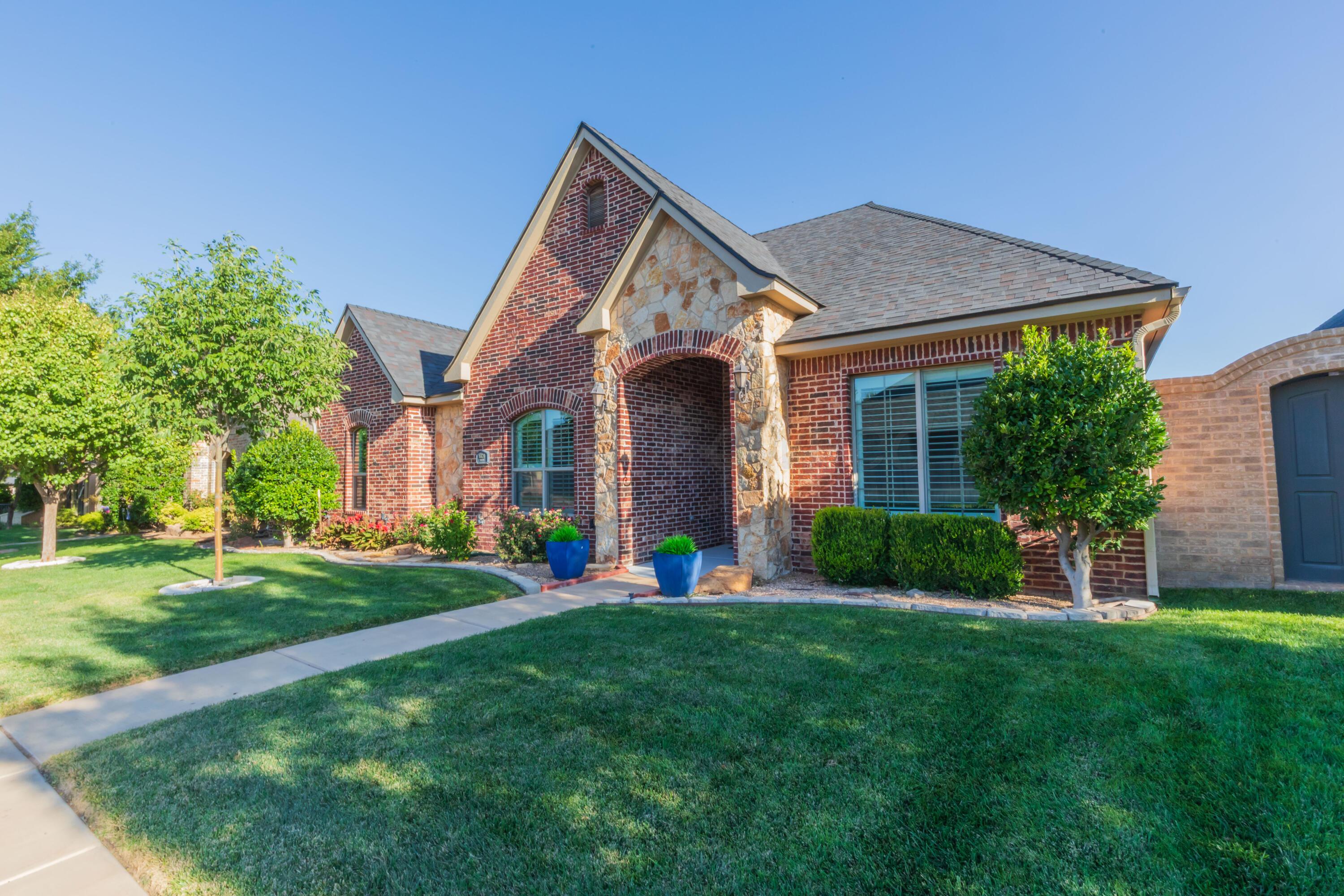6820 Baccus Drive Property Photo 4