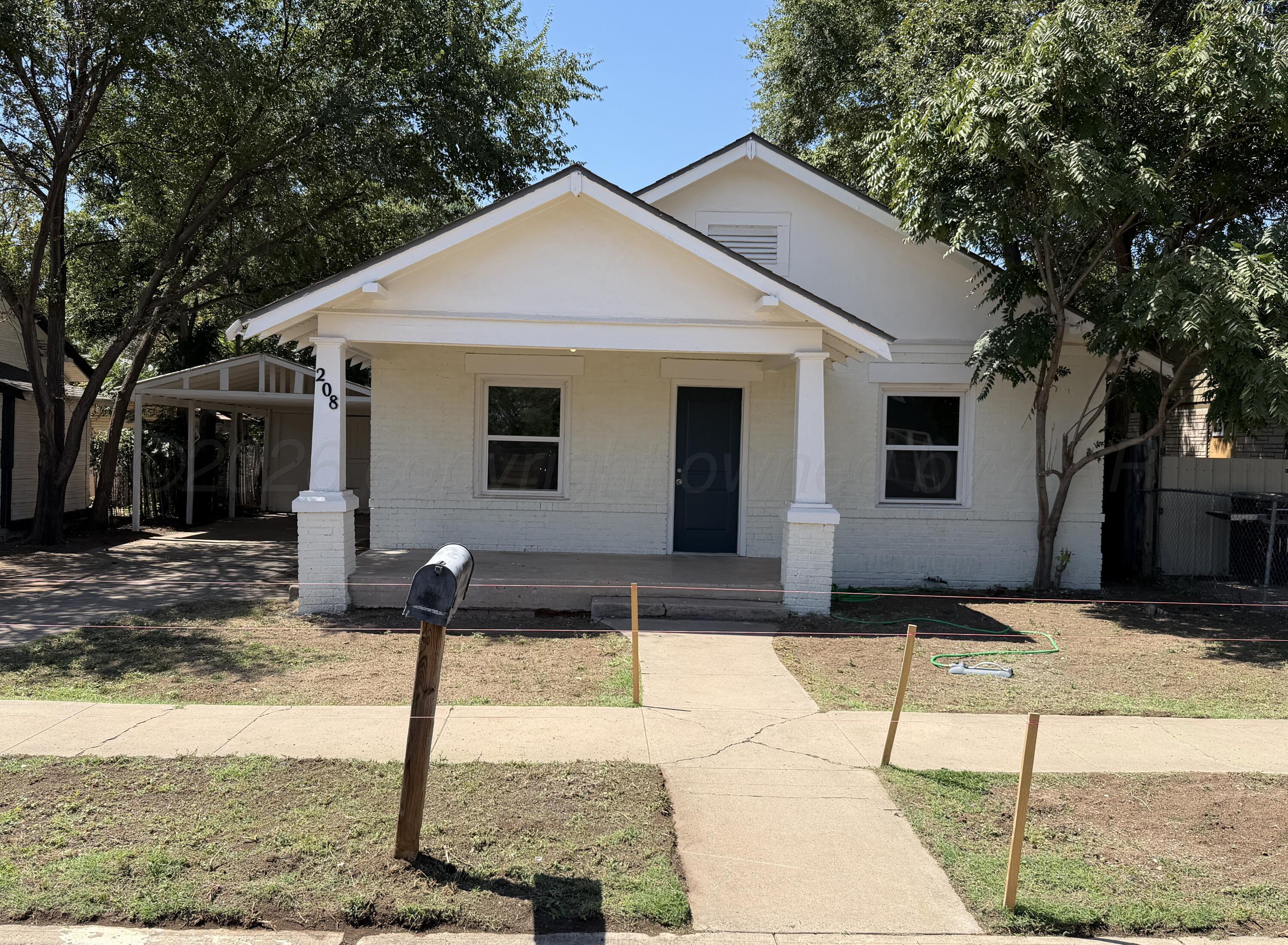 208 S Kentucky Street Property Photo 1