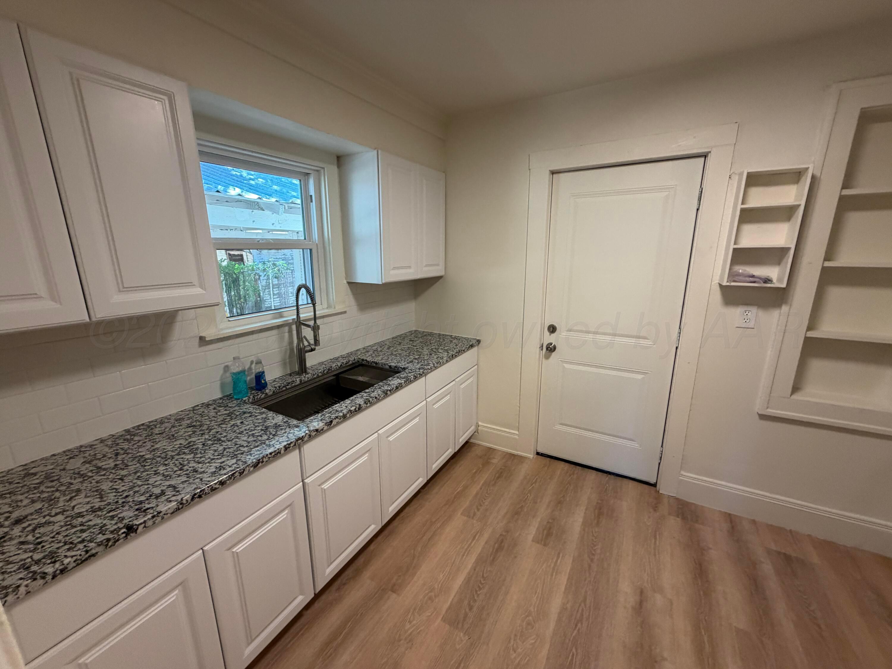 208 S Kentucky Street Property Photo 4