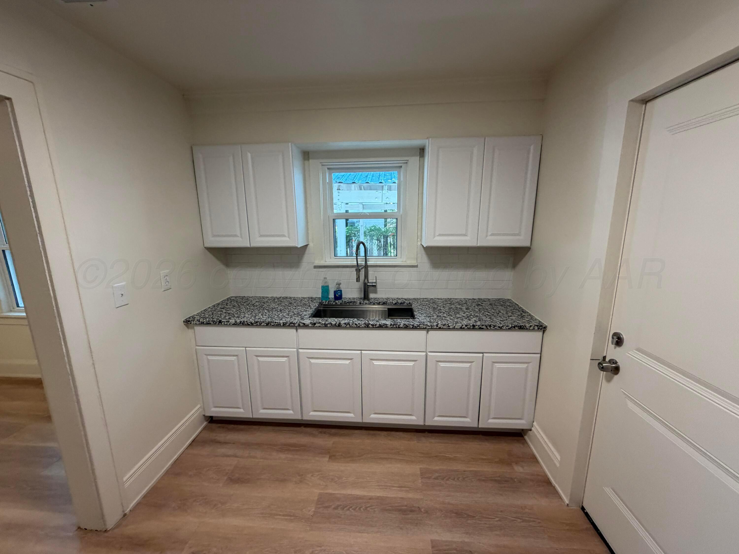 208 S Kentucky Street Property Photo 5