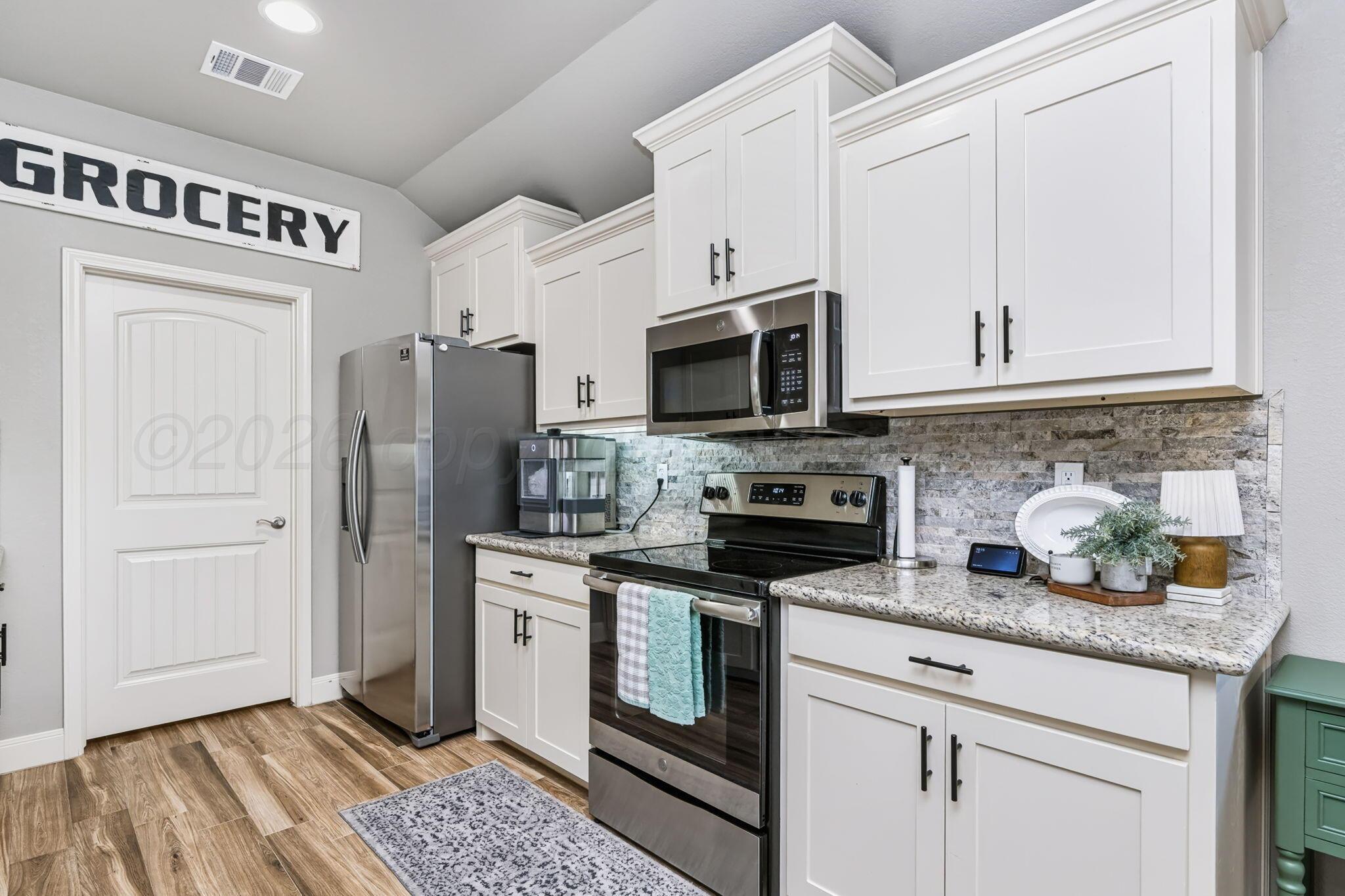 10034 Remington Road Property Photo 8