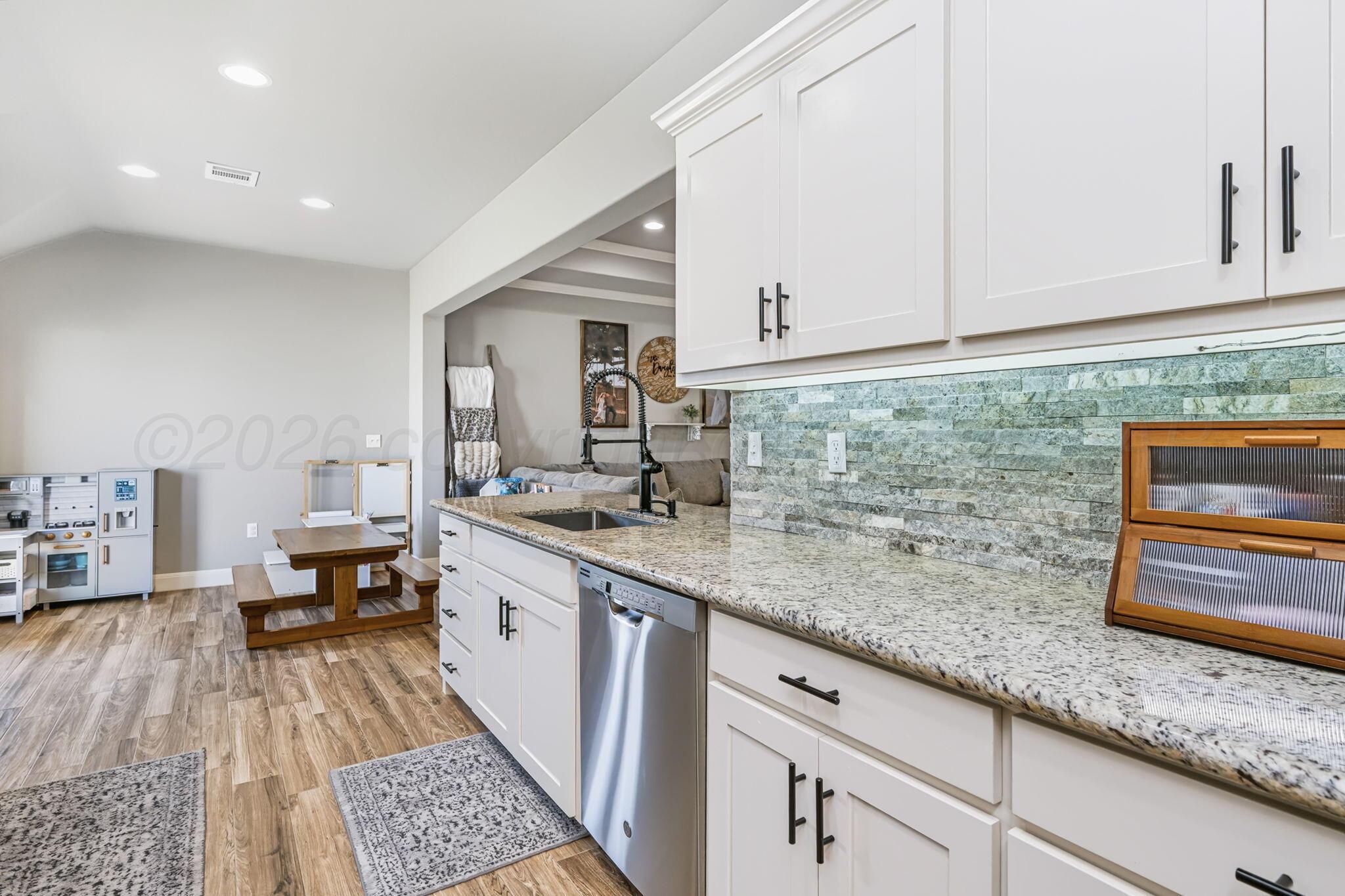 10034 Remington Road Property Photo 9
