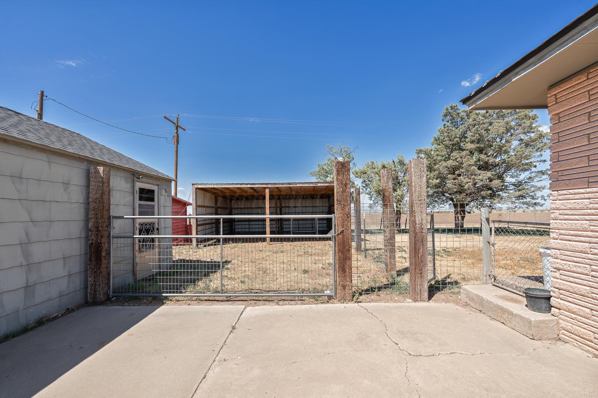 8475 Fm 145 Property Photo 5