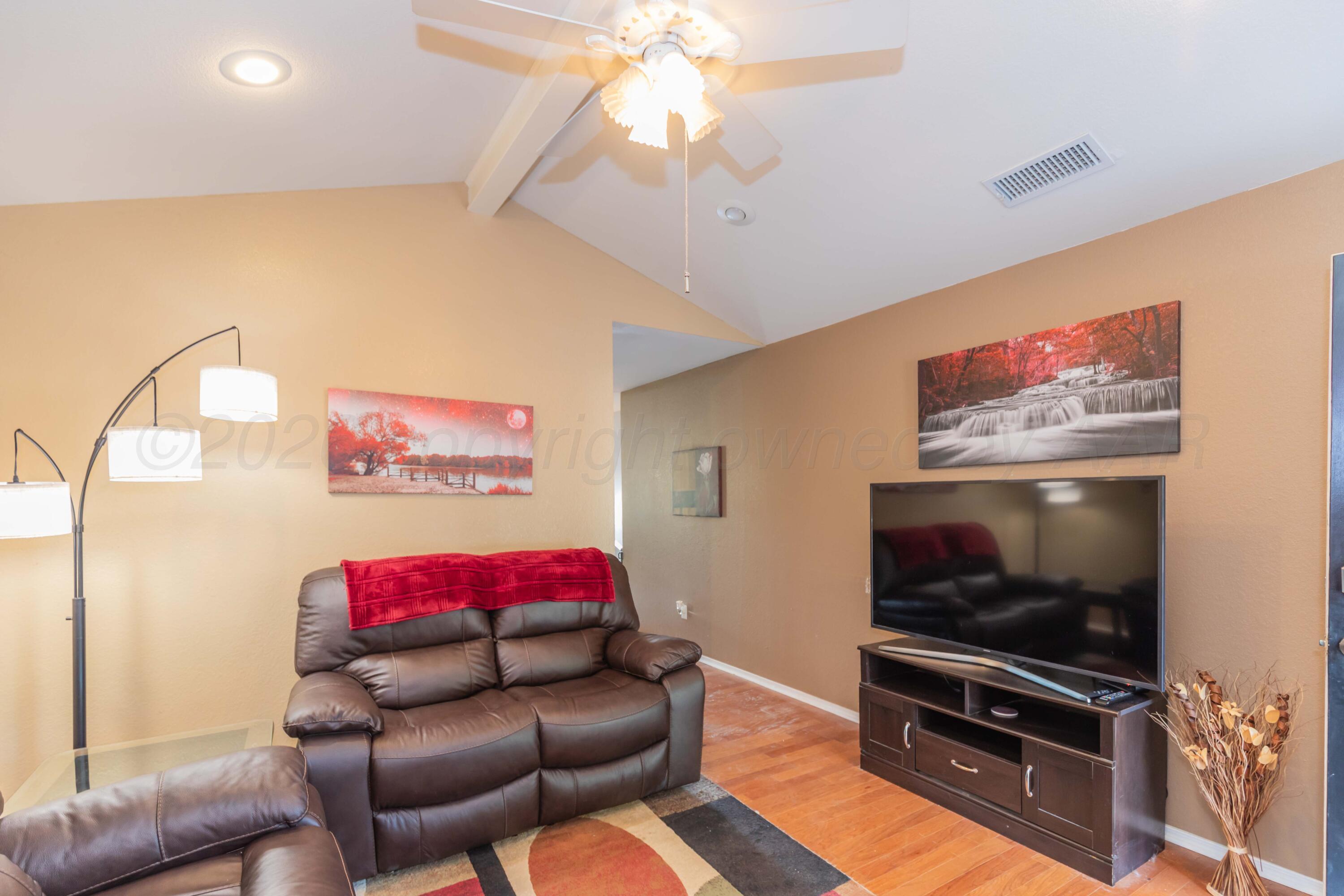3809 S Williams Street Property Photo 4