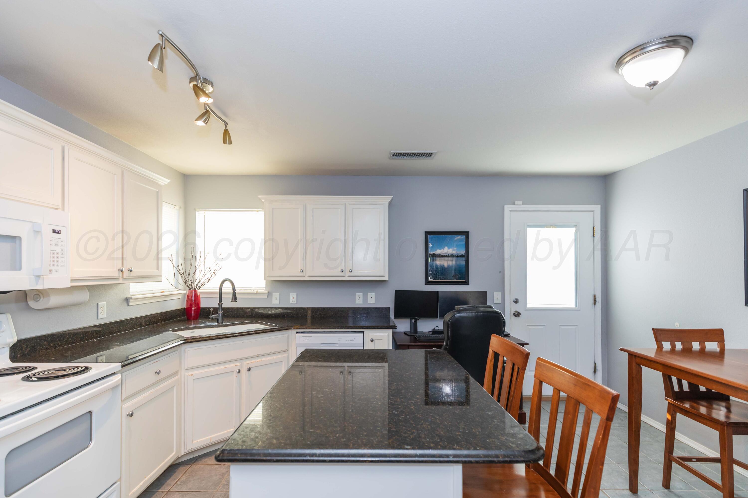 3809 S Williams Street Property Photo 9