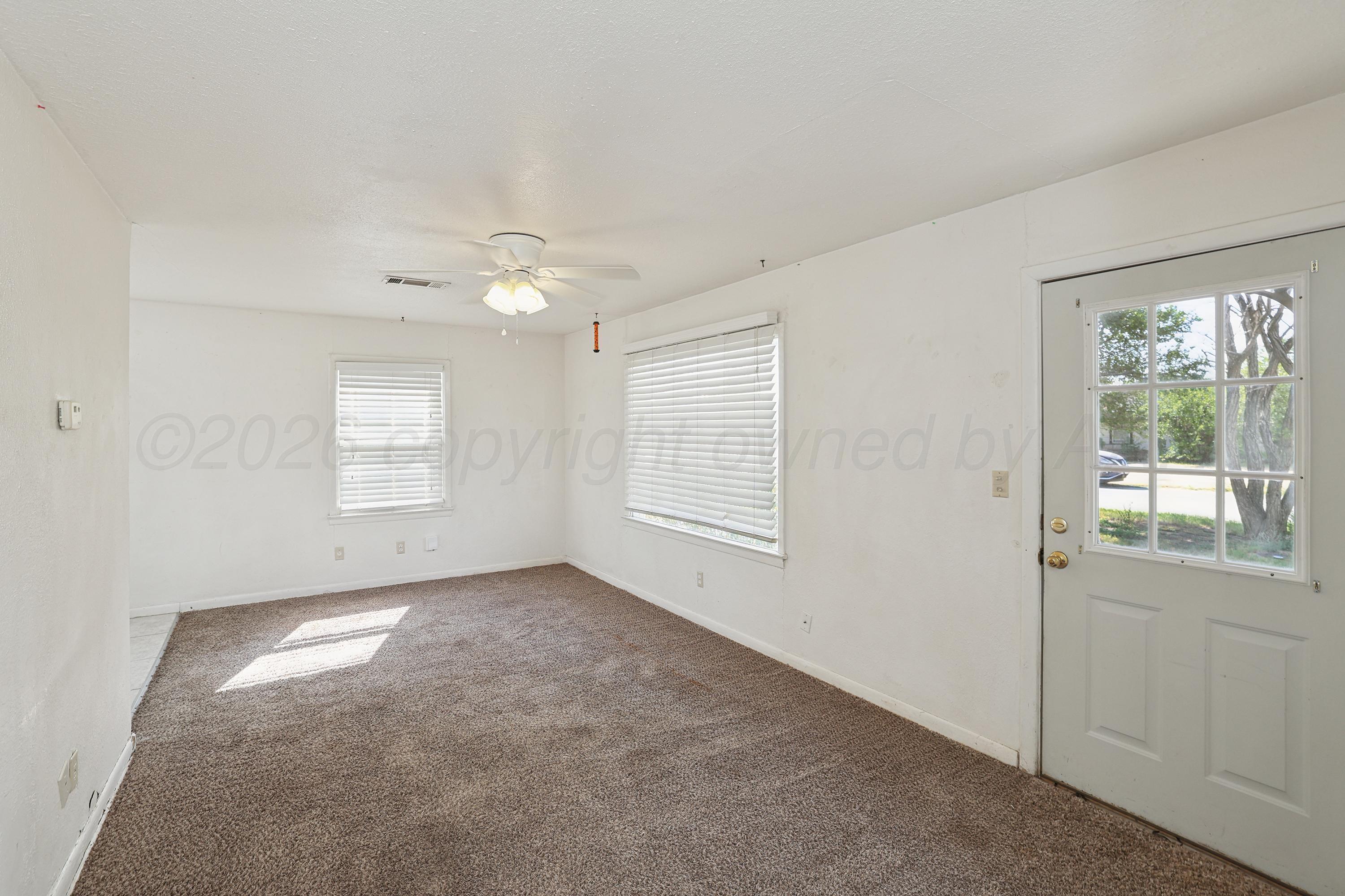 1405 2nd Avenue Property Photo 3