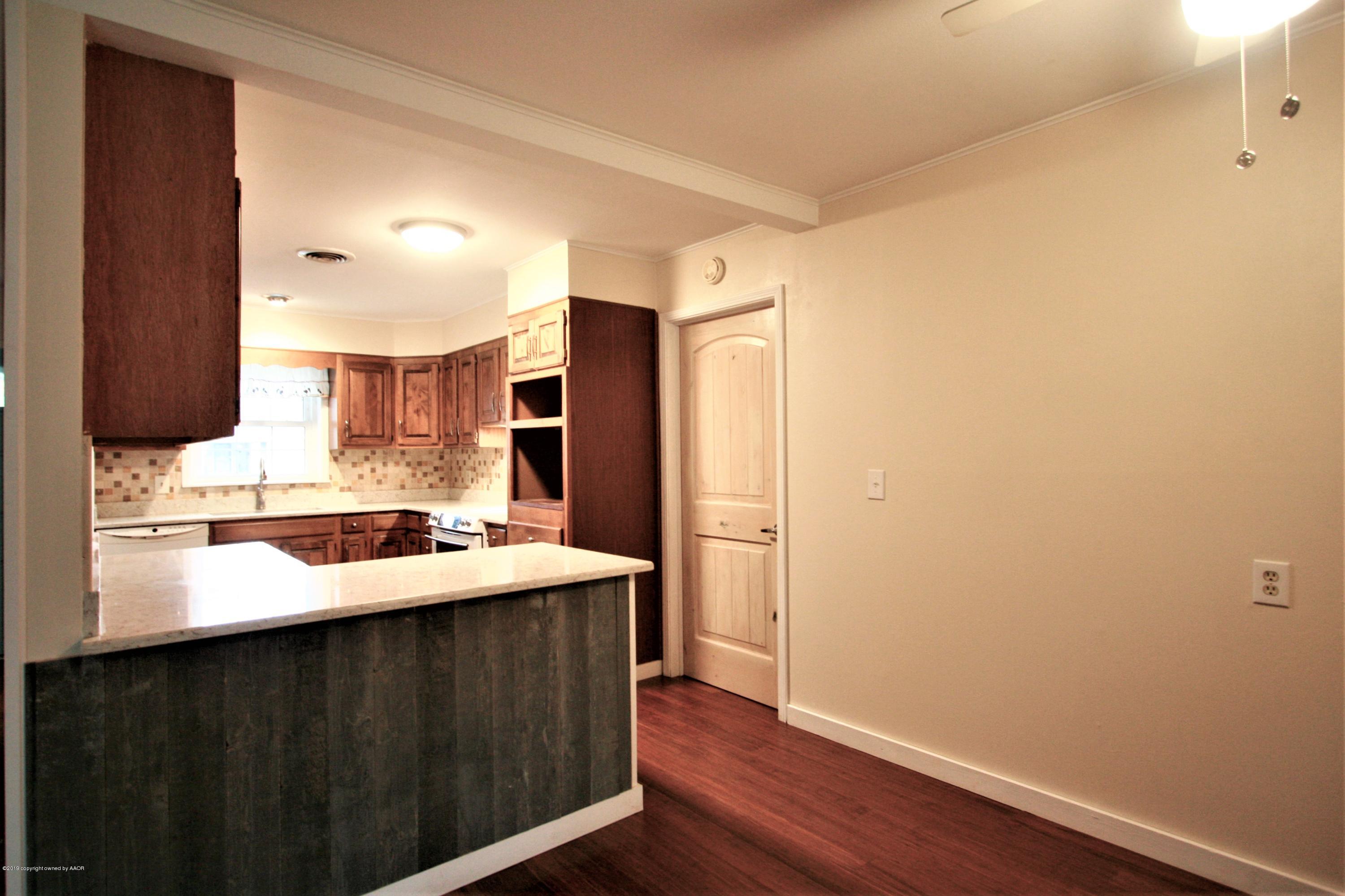 3715 Lenwood Drive Property Photo 5