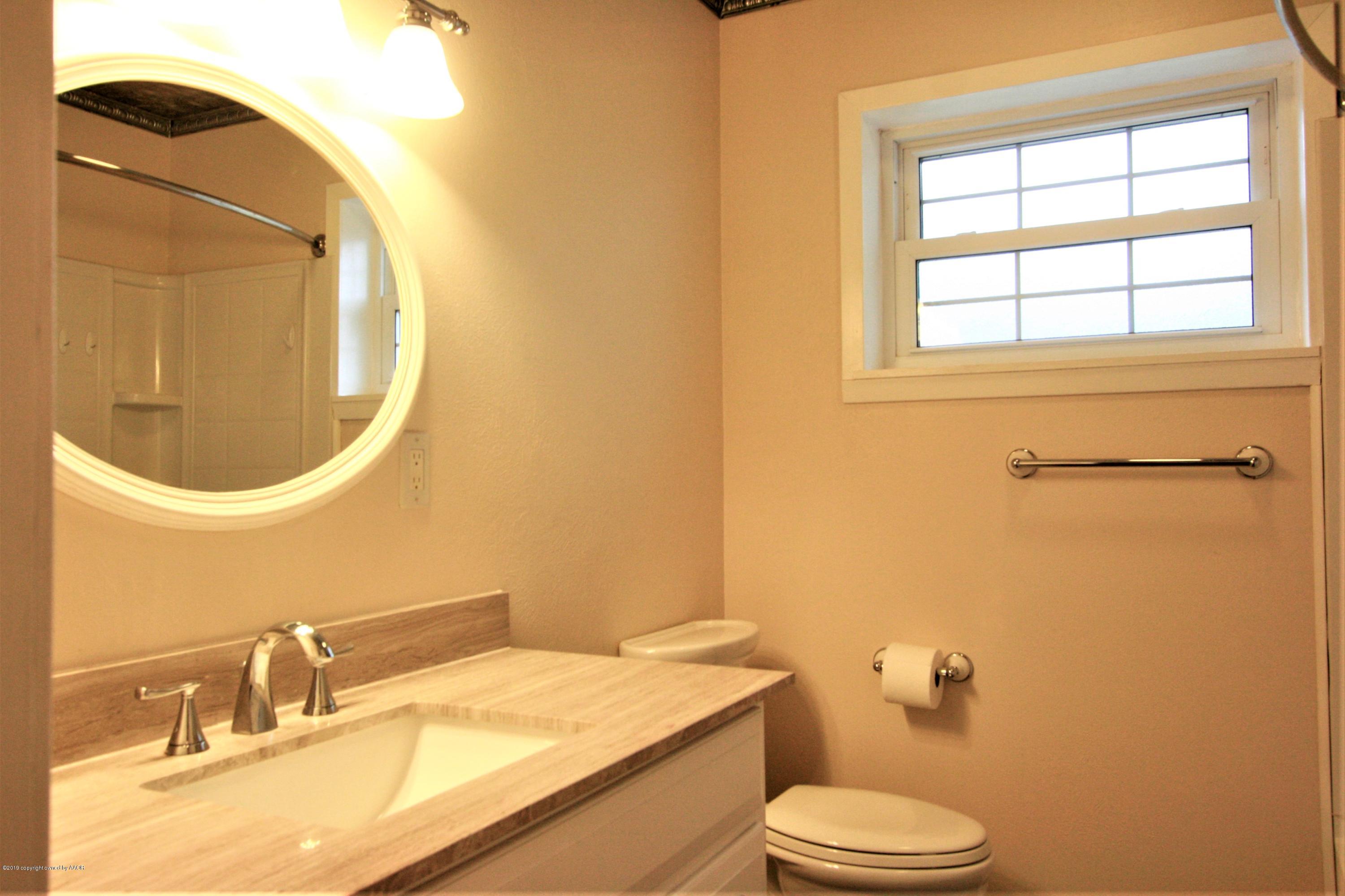 3715 Lenwood Drive Property Photo 8