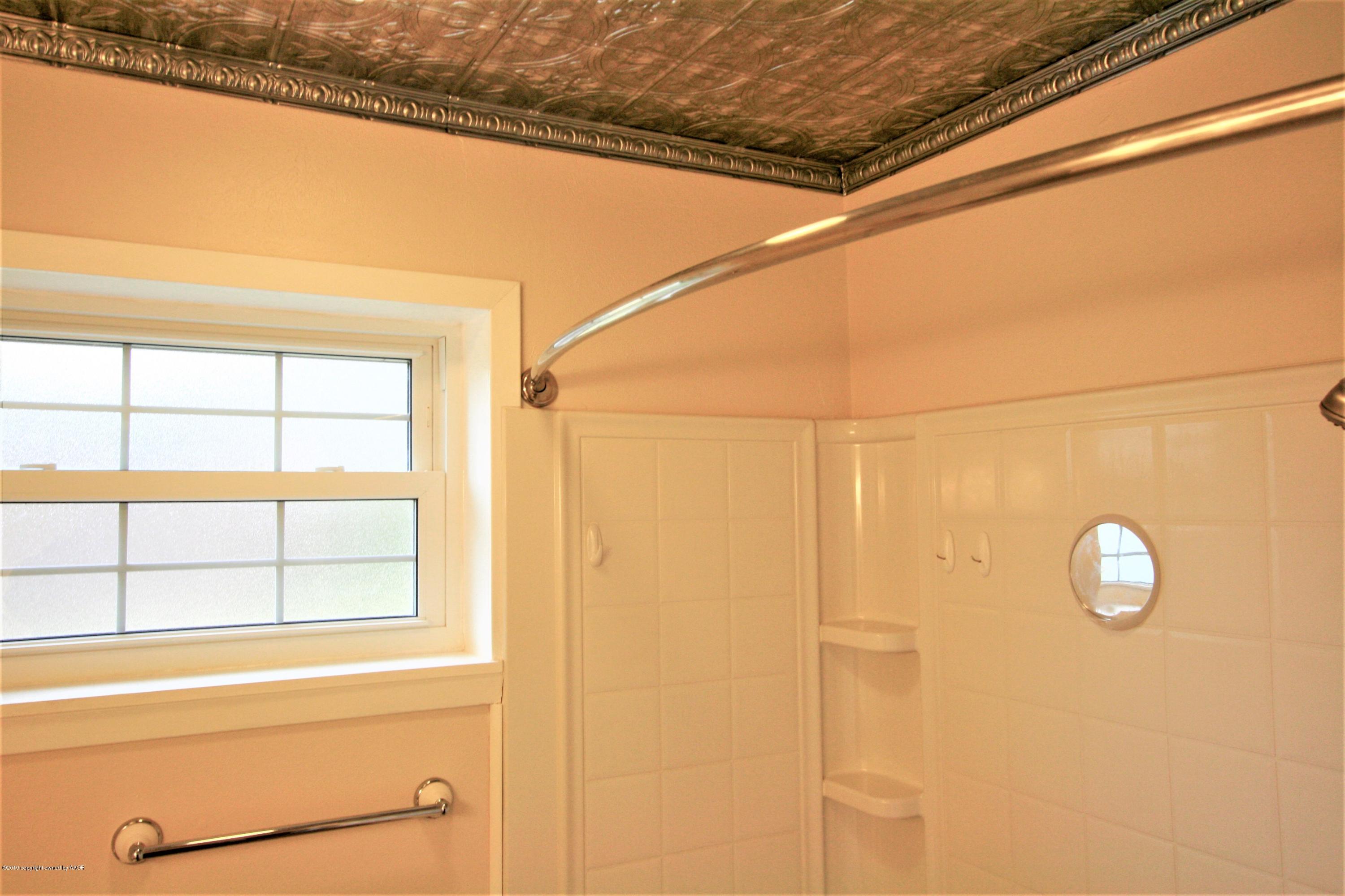 3715 Lenwood Drive Property Photo 9