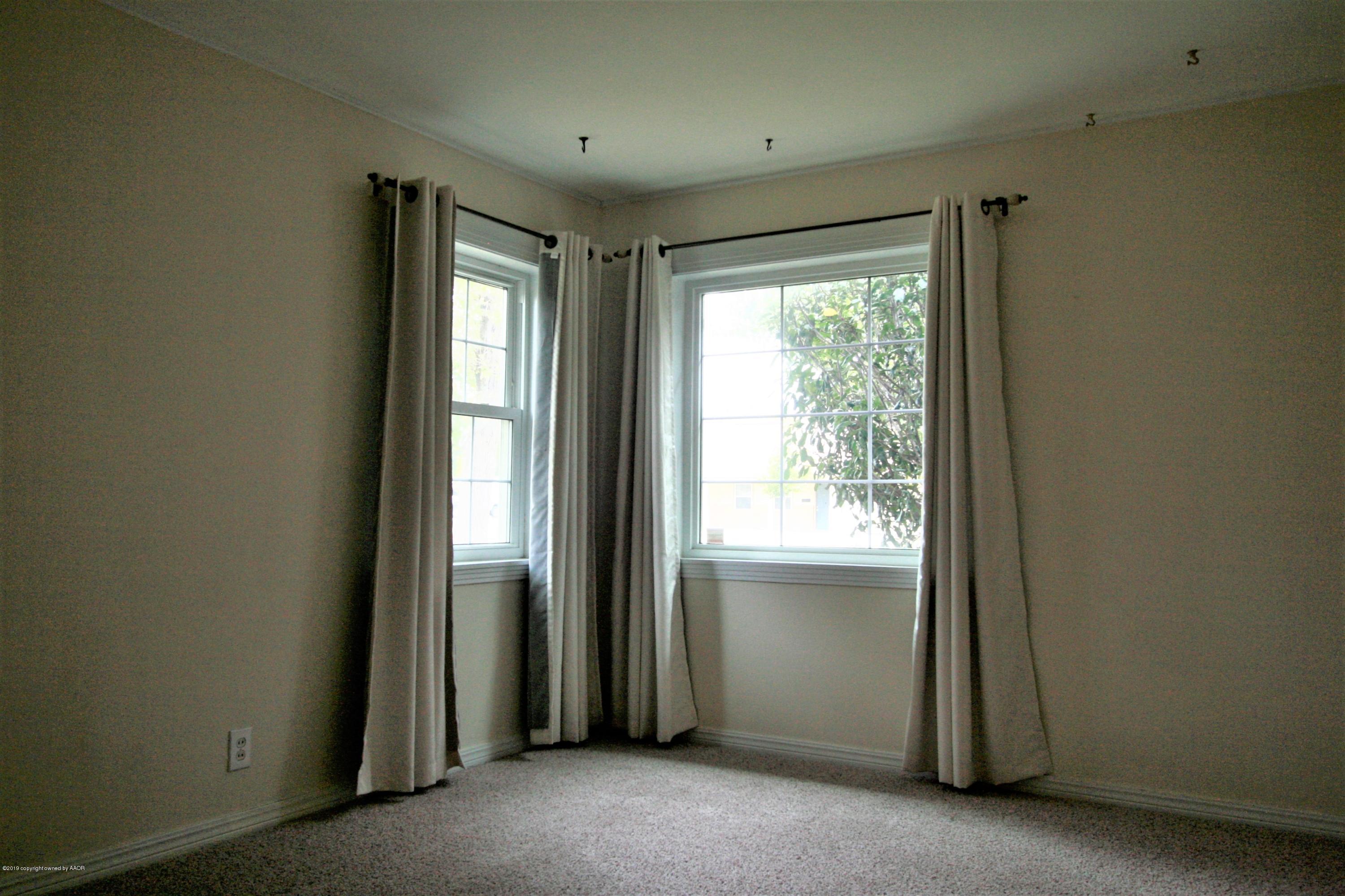 3715 Lenwood Drive Property Photo 11