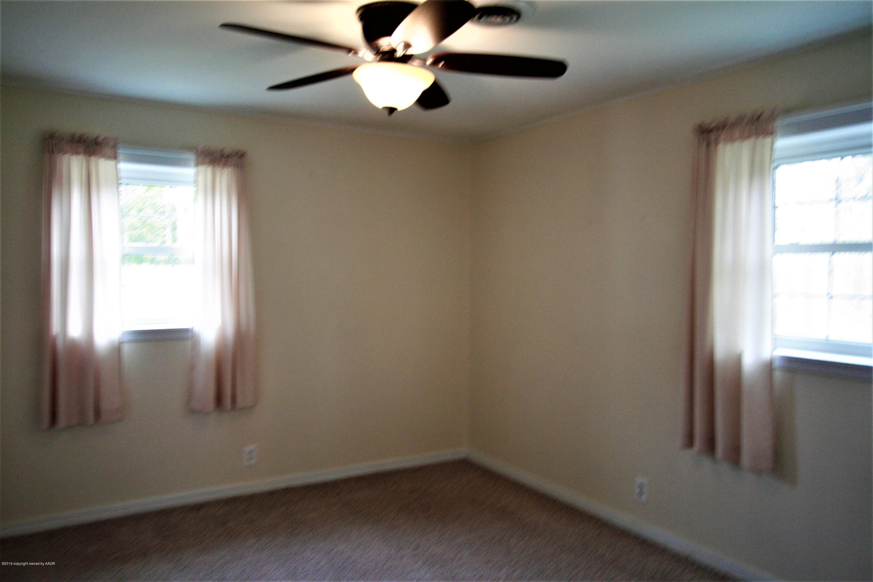 3715 Lenwood Drive Property Photo 12
