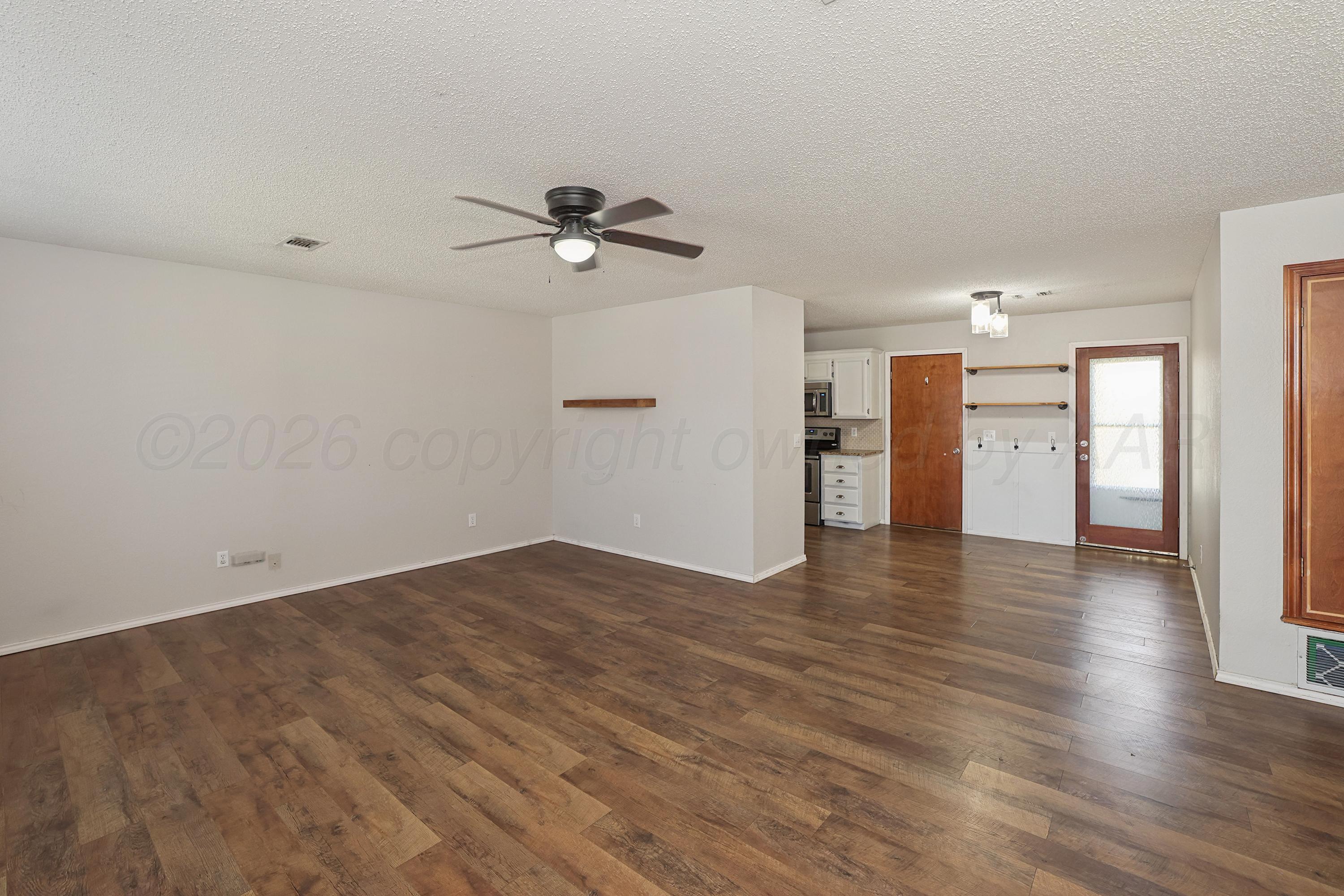1005 Sterling Drive Property Photo 3